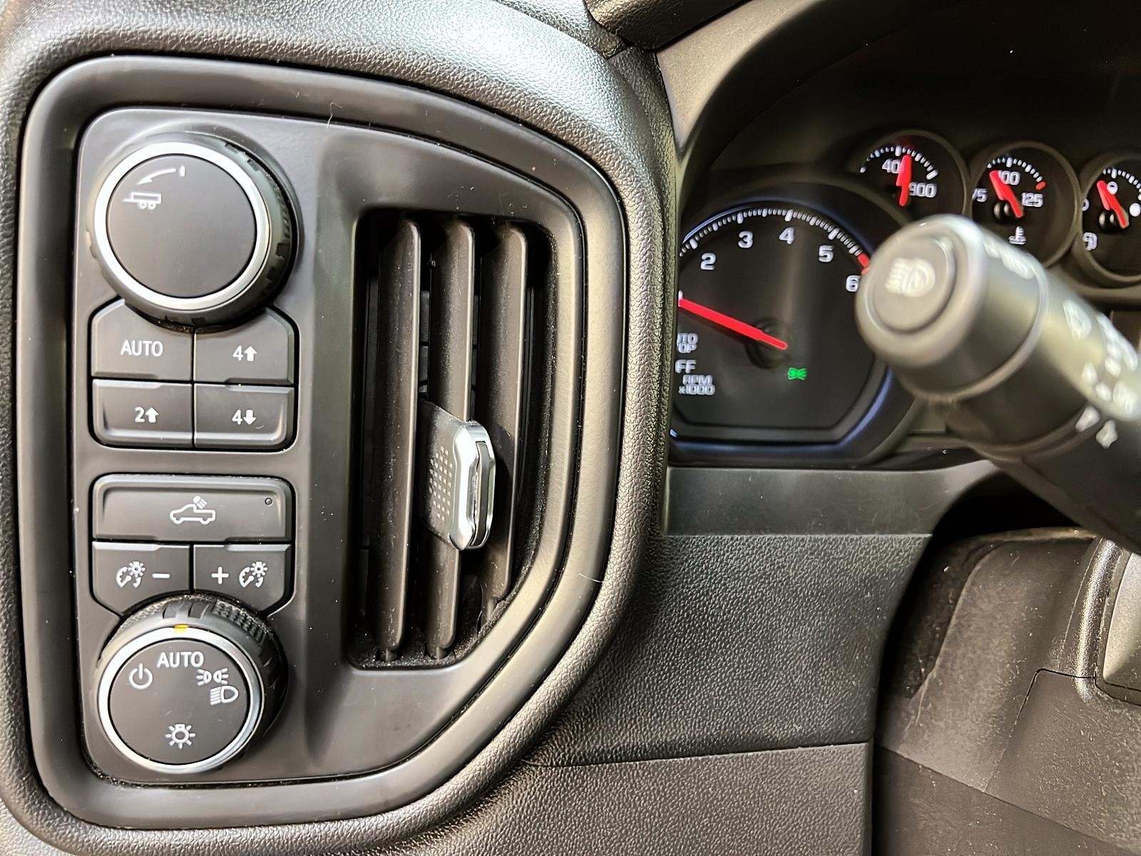 Chevrolet Silverado 1500 2022 - Image #18