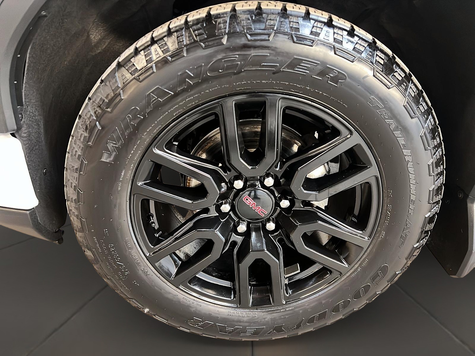 GMC Sierra 1500 PRO EDITION GRAPHITE CREW CAB 4X4 2023 - image #25