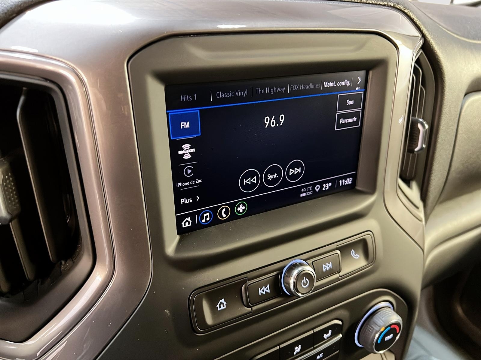 Chevrolet Silverado 1500 CUSTOM EDITION RALLY CREW CAB 4X4 2023 - image #15