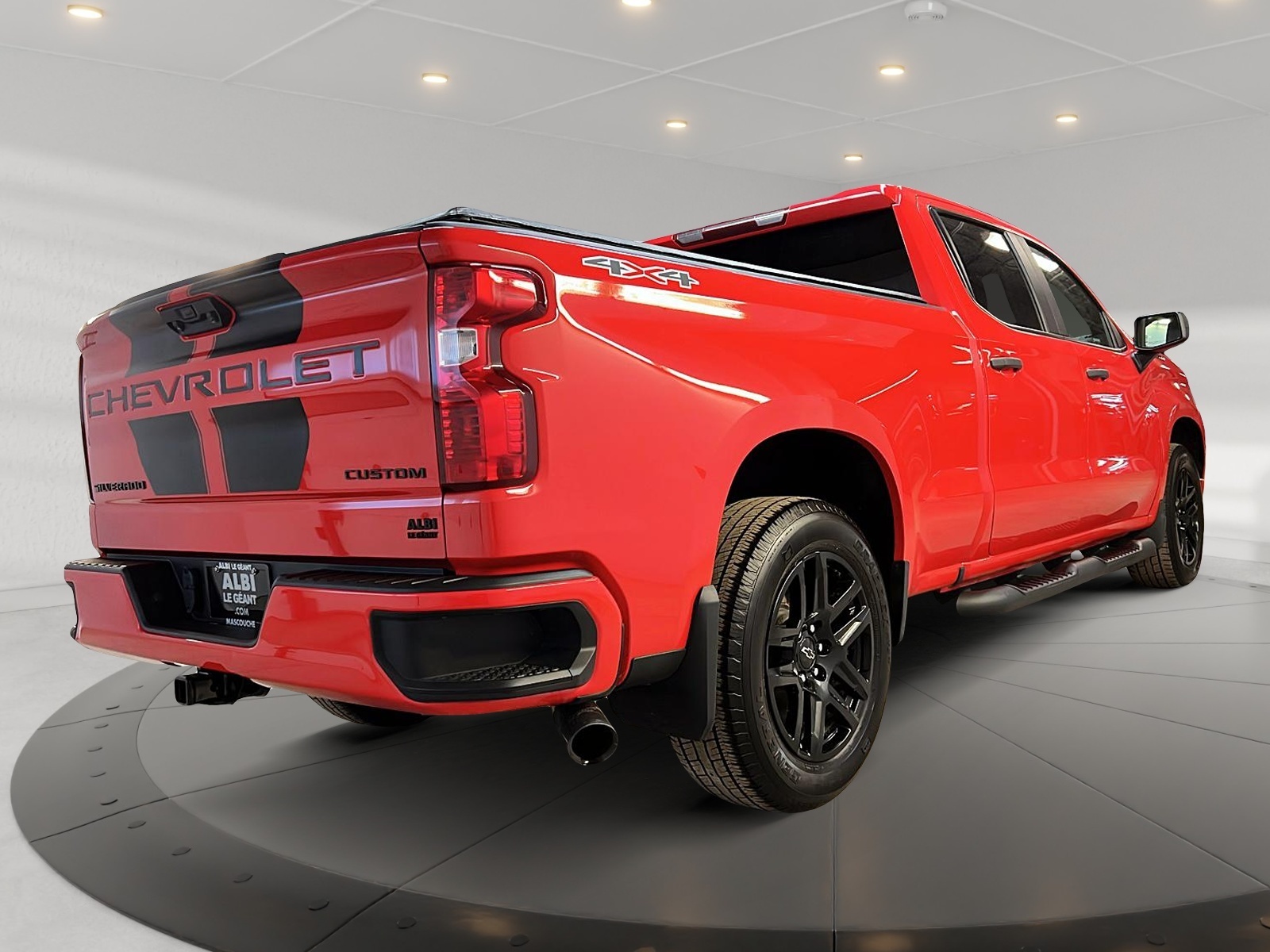 Chevrolet Silverado 1500 CUSTOM EDITION RALLY CREW CAB 4X4 2023 - image #4