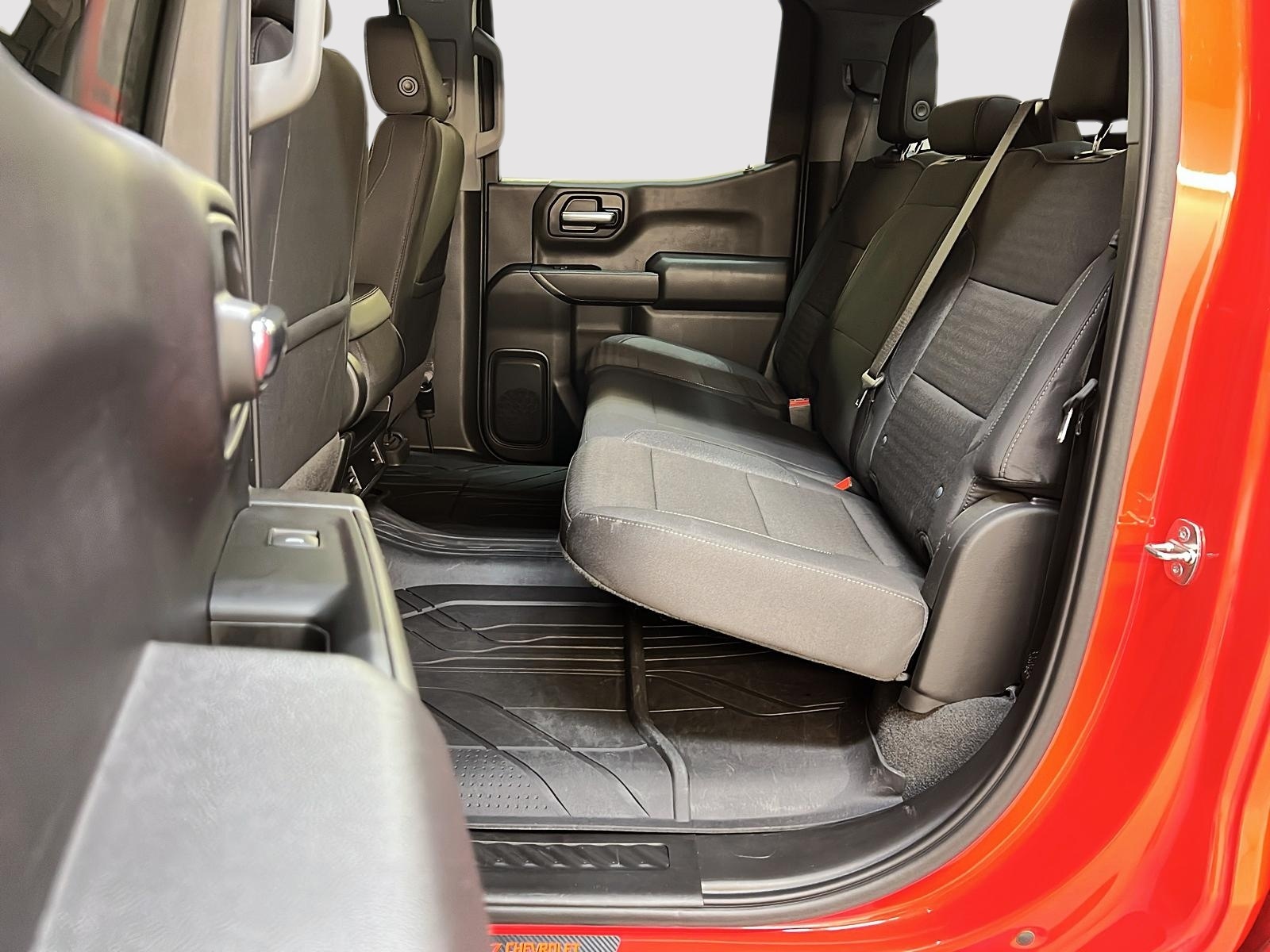 Chevrolet Silverado 1500 CUSTOM EDITION RALLY CREW CAB 4X4 2023 - image #9