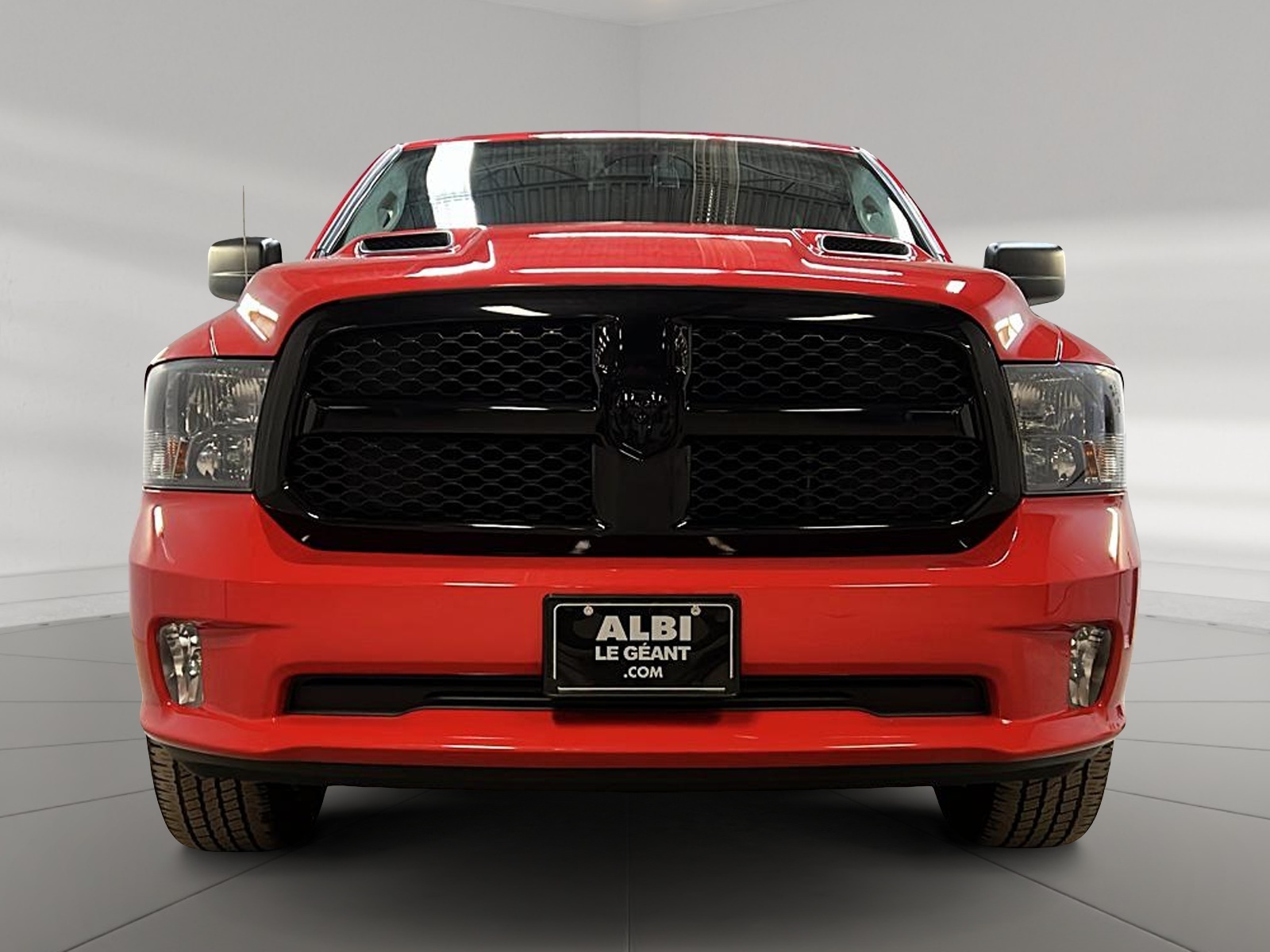 RAM 1500 Classic 2023 - Image #2