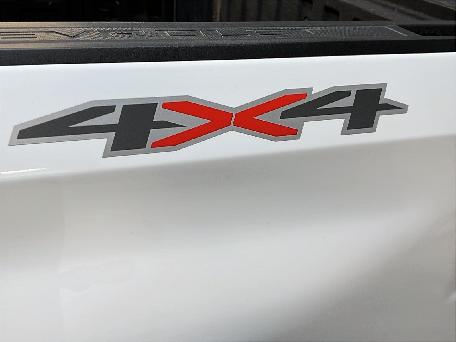 Chevrolet Silverado 1500 WT GR VALEUR CREW CAB 4X4 2023 - image #22