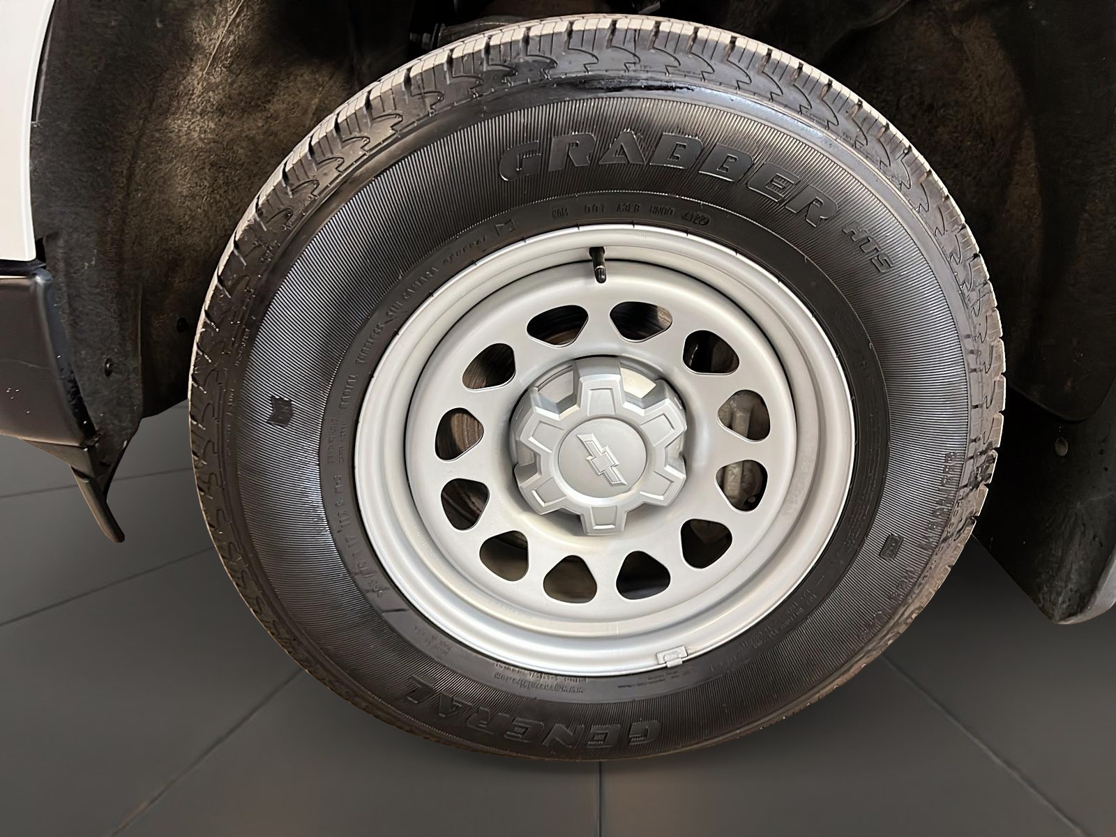 Chevrolet Silverado 1500 WT GR VALEUR CREW CAB 4X4 2023 - image #24