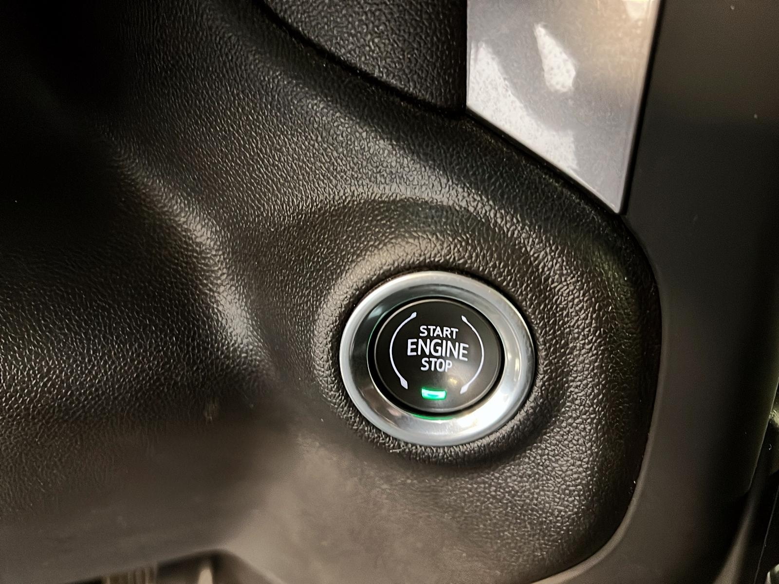 Chevrolet Silverado 1500 WT GR VALEUR CREW CAB 4X4 2023 - image #16