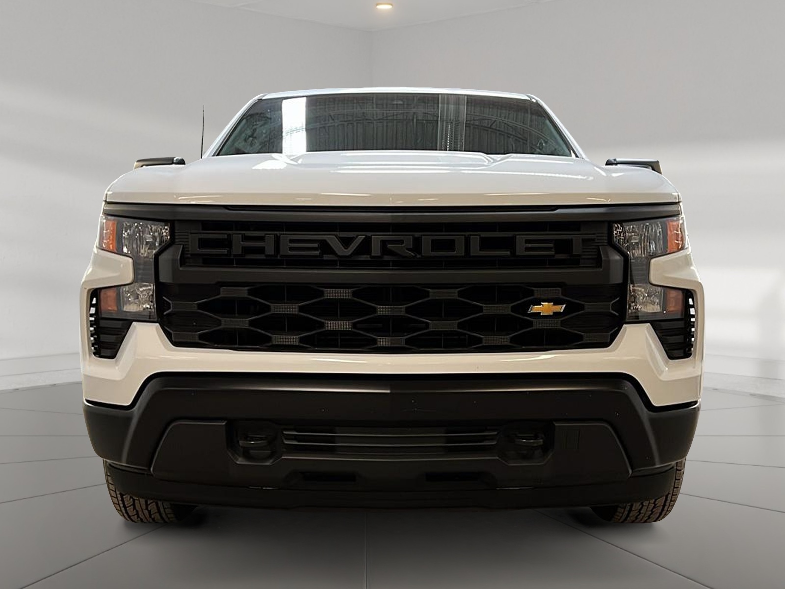 Chevrolet Silverado 1500 WT GR VALEUR CREW CAB 4X4 2023 - image #2