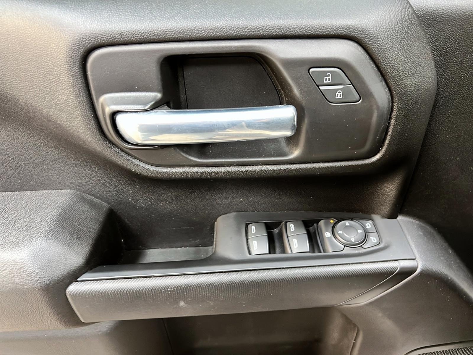 Chevrolet Silverado 1500 WT GR VALEUR CREW CAB 4X4 2023 - image #19