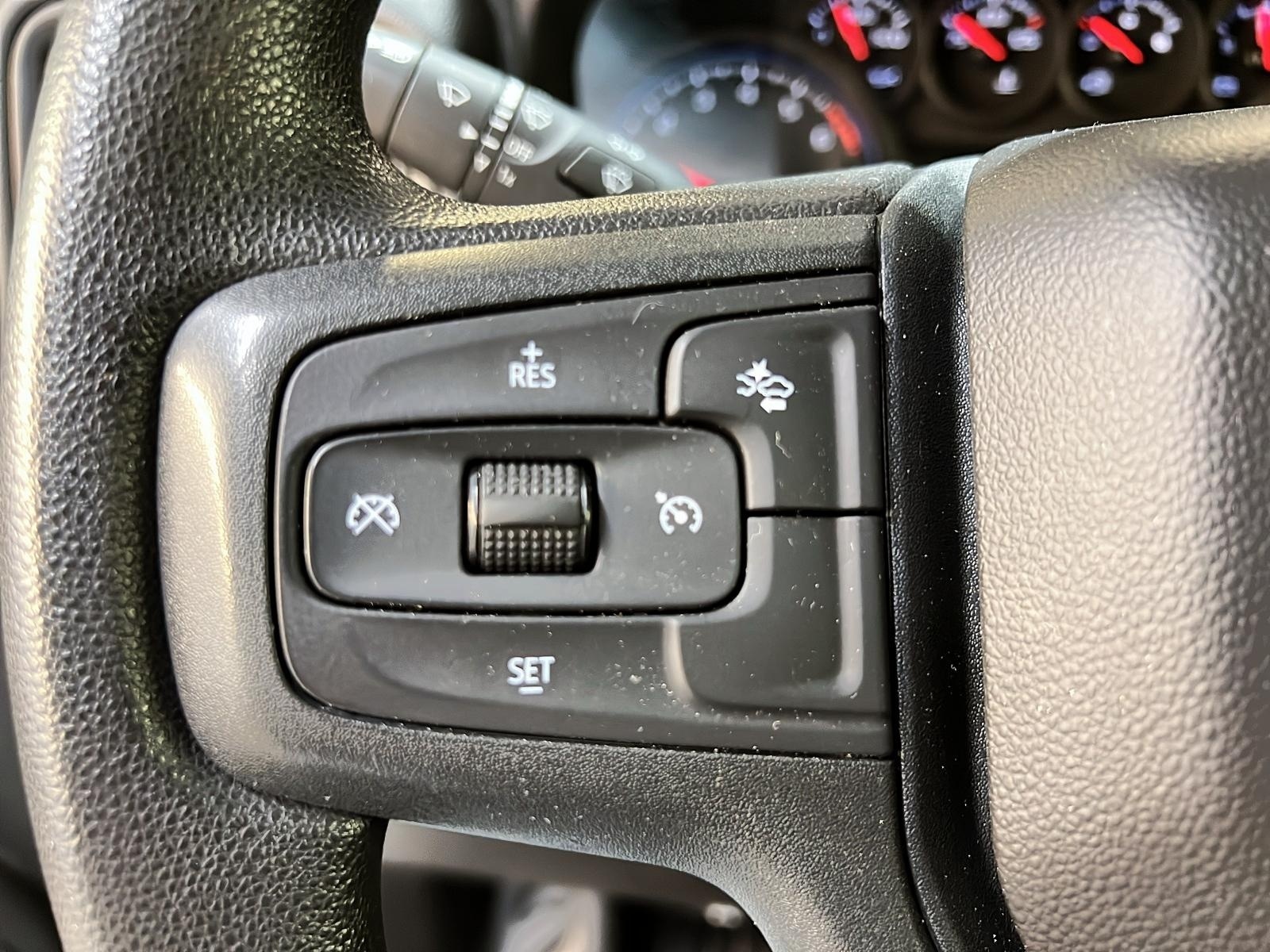 Chevrolet Silverado 1500 WT GR VALEUR CREW CAB 4X4 2023 - image #17