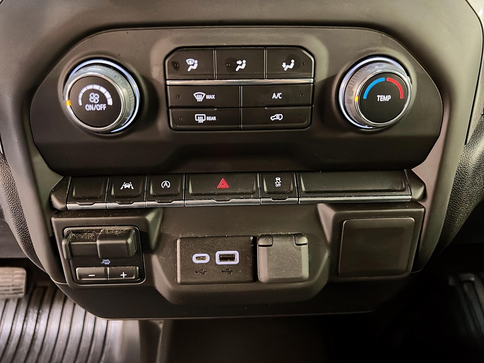 Chevrolet Silverado 1500 WT GR VALEUR CREW CAB 4X4 2023 - image #13