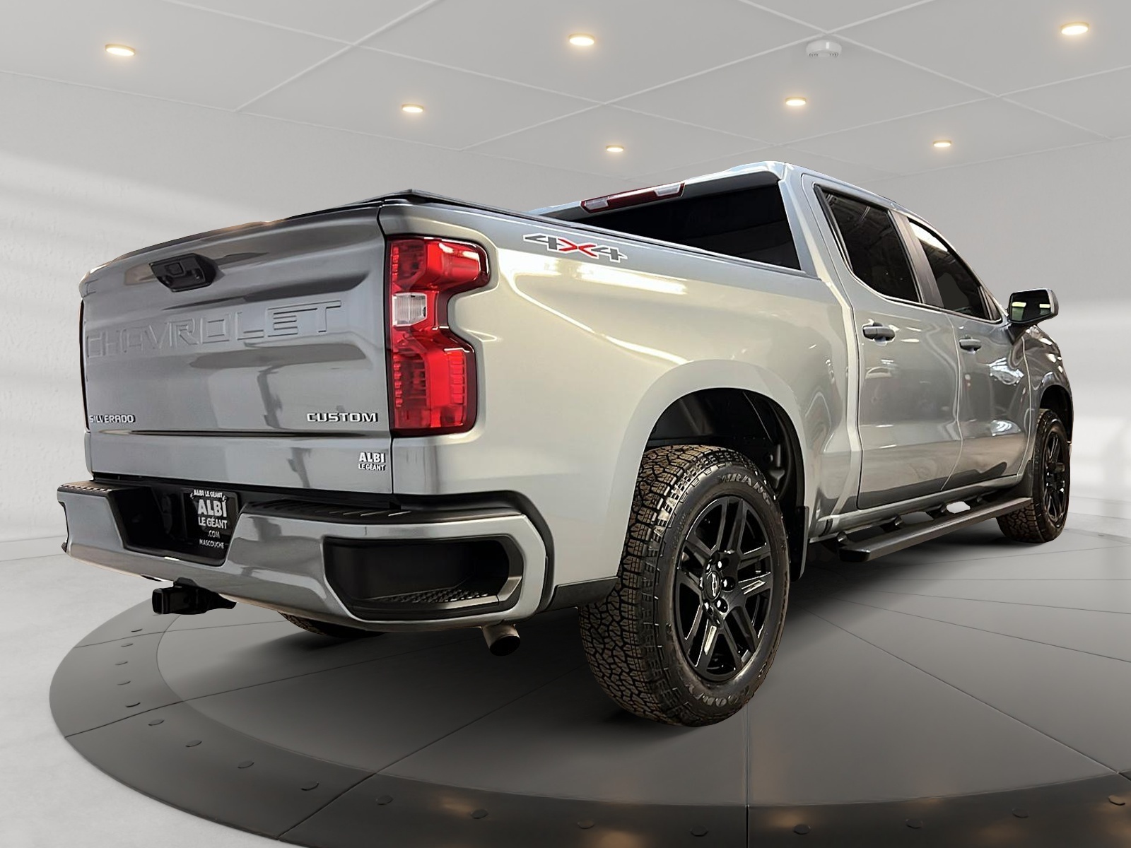 Chevrolet Silverado 1500 CUSTOM CREW CAB 4X4 2023 - image #4