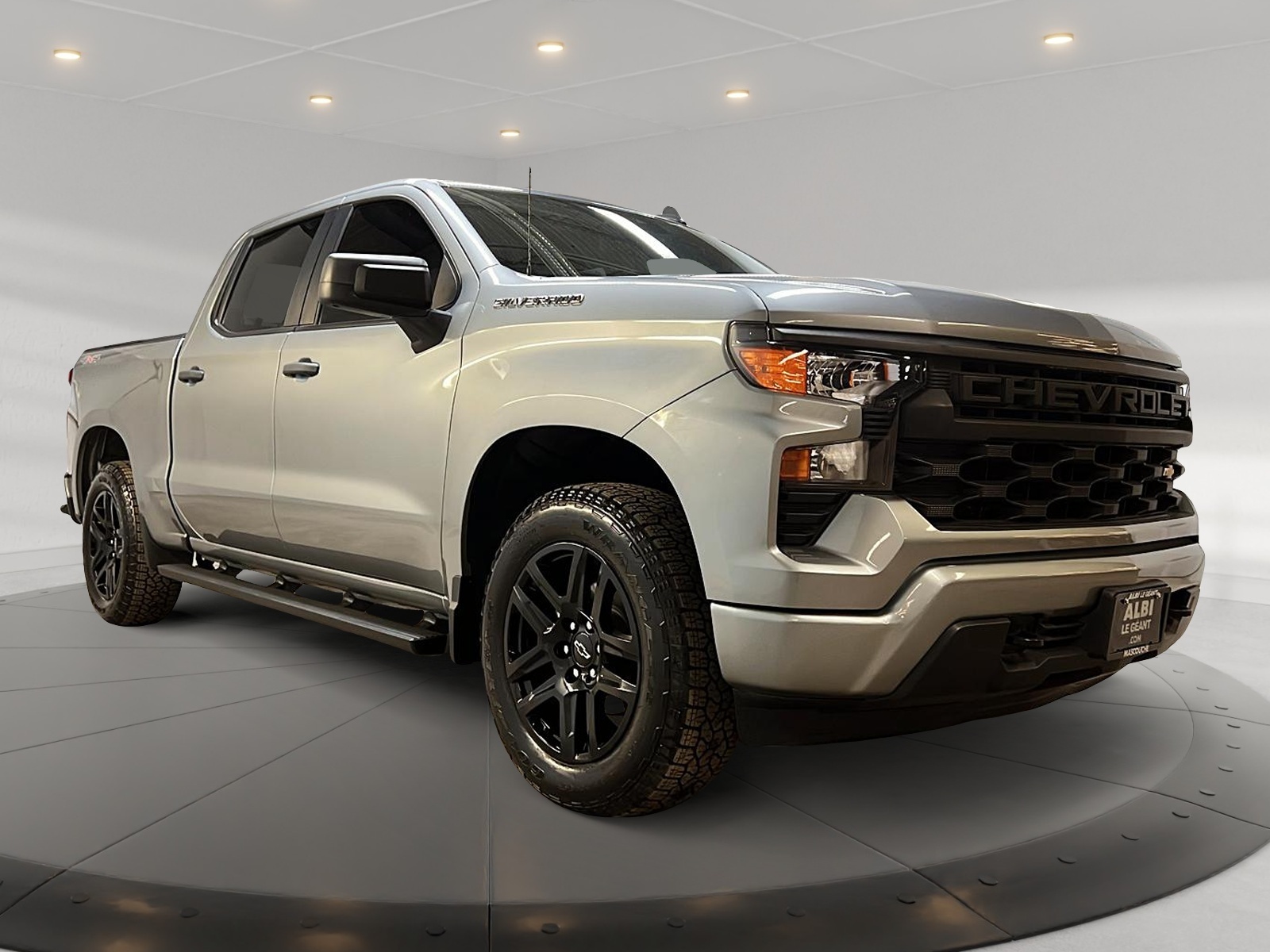 Chevrolet Silverado 1500 CUSTOM CREW CAB 4X4 2023 - image #3