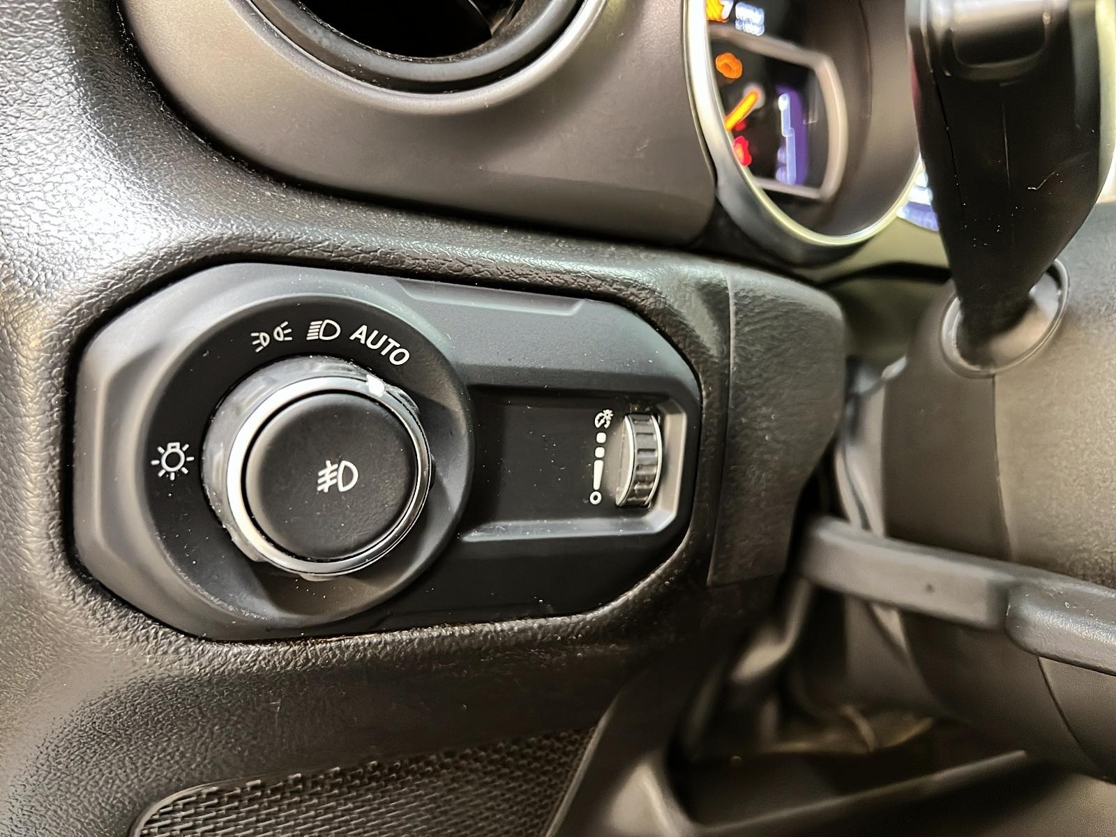 Jeep Wrangler 2023 - Image #21
