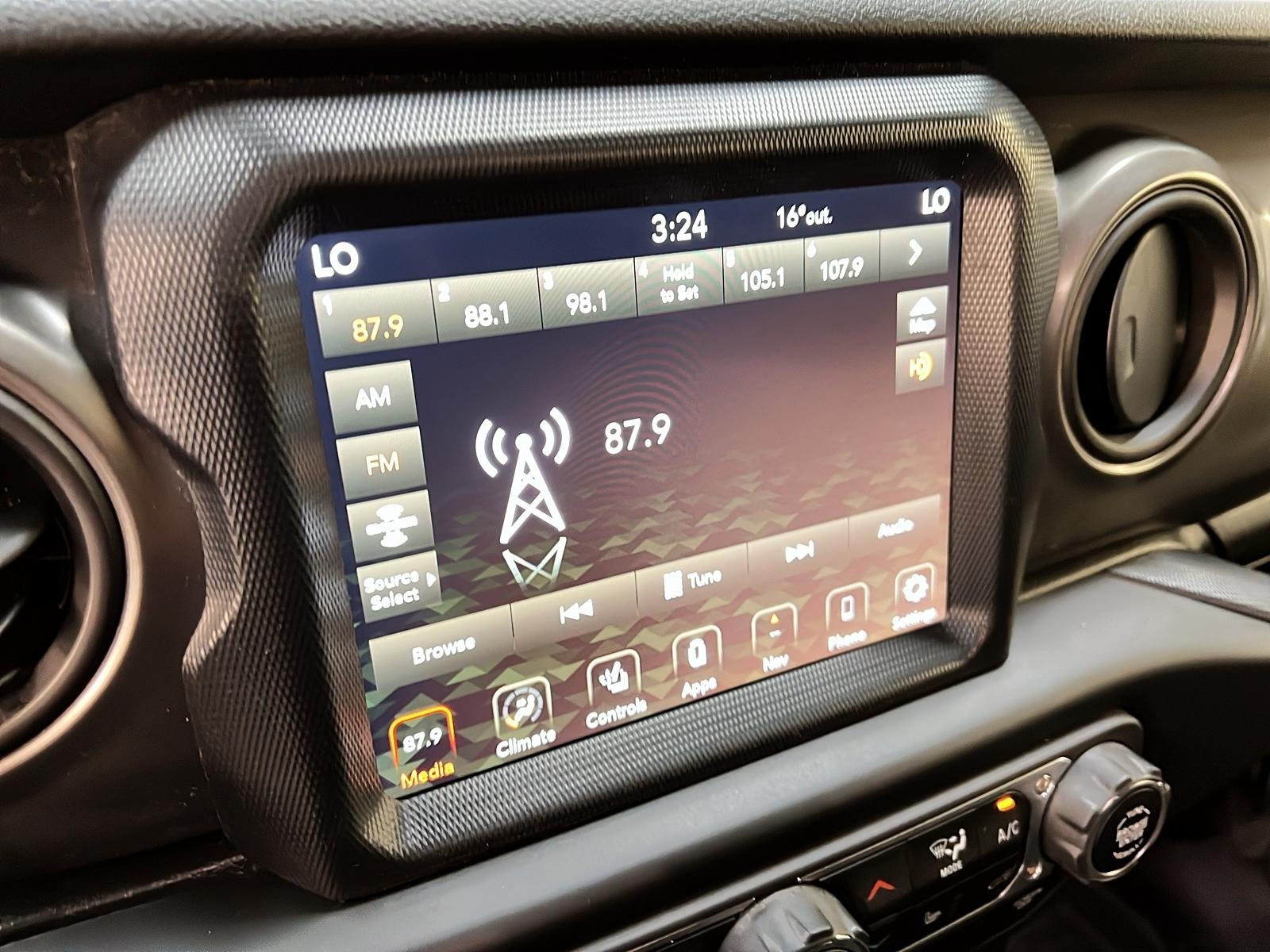 Jeep Wrangler 2023 - Image #15