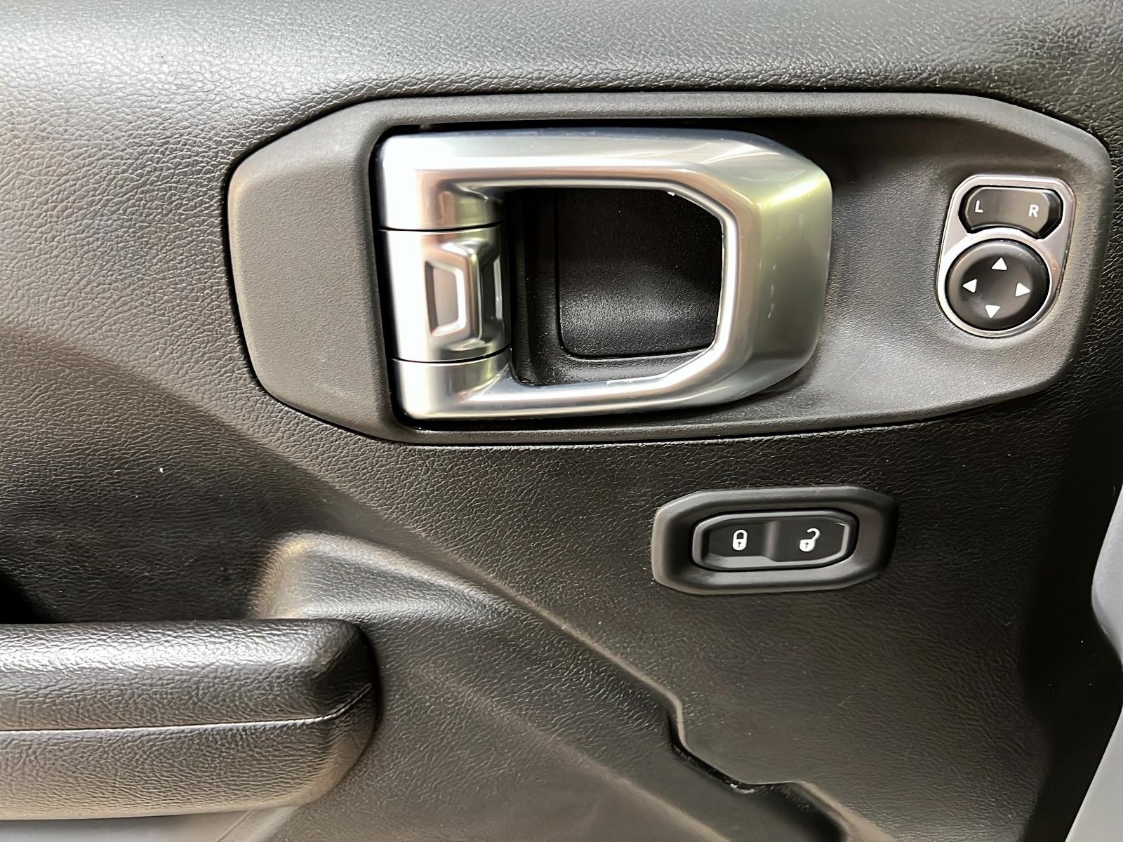 Jeep Wrangler 2023 - Image #22