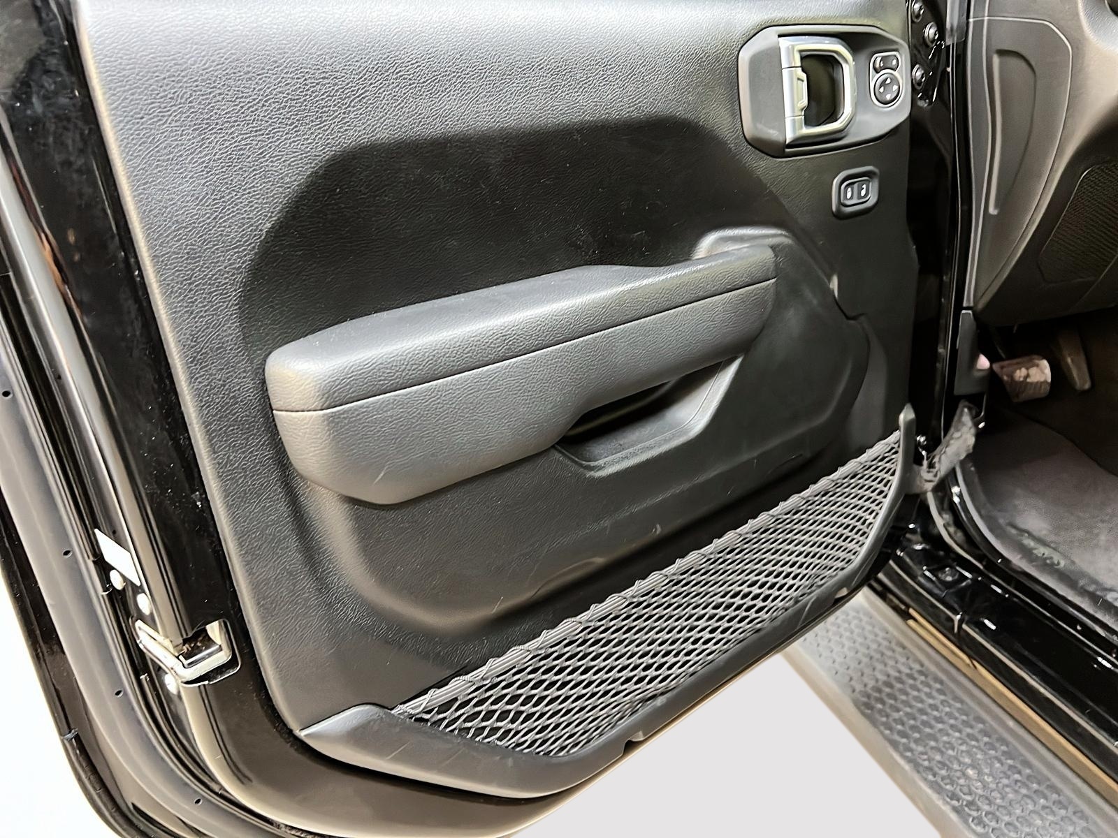 Jeep Wrangler 2023 - Image #23