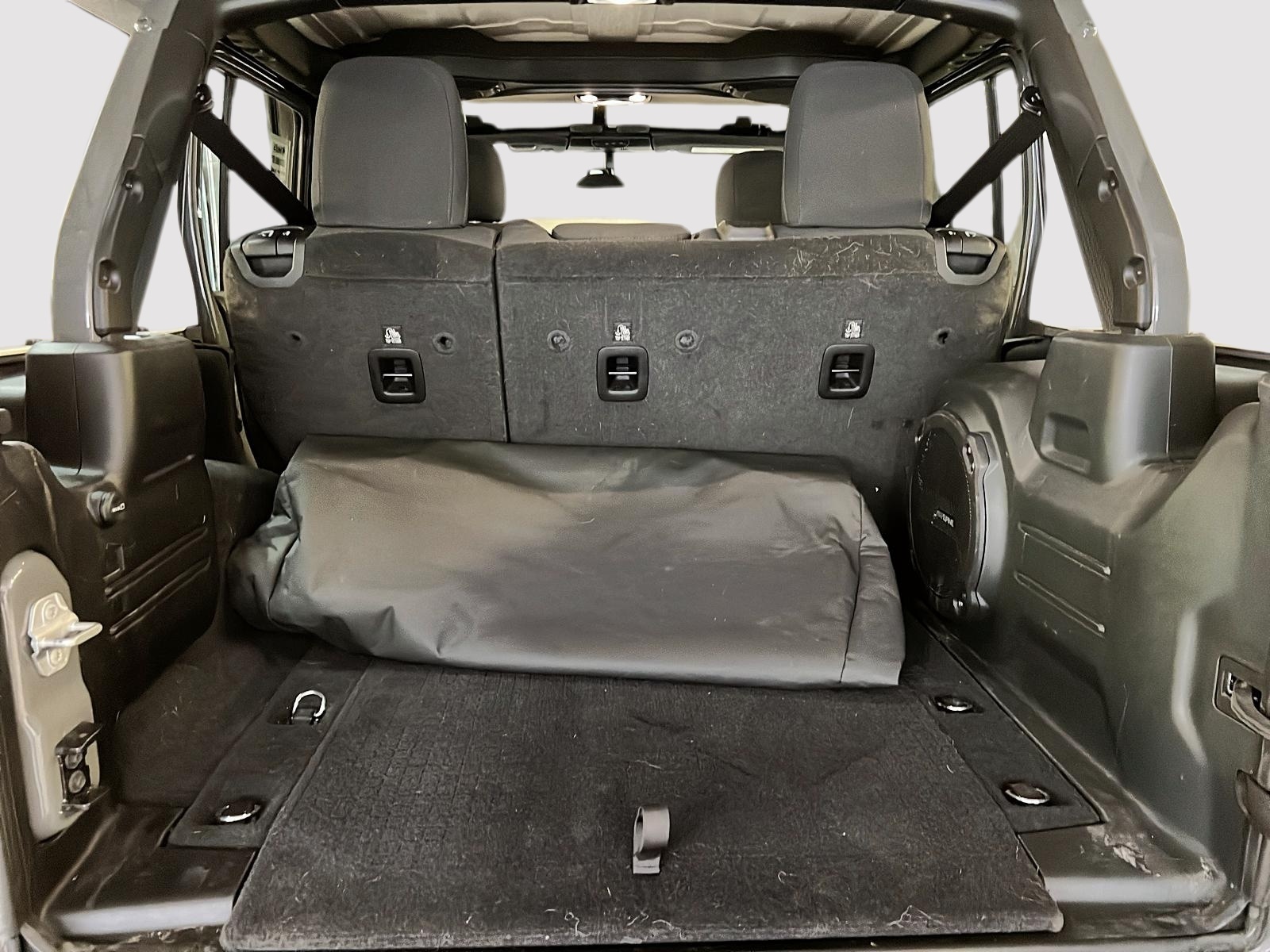 Jeep Wrangler 2023 - Image #12