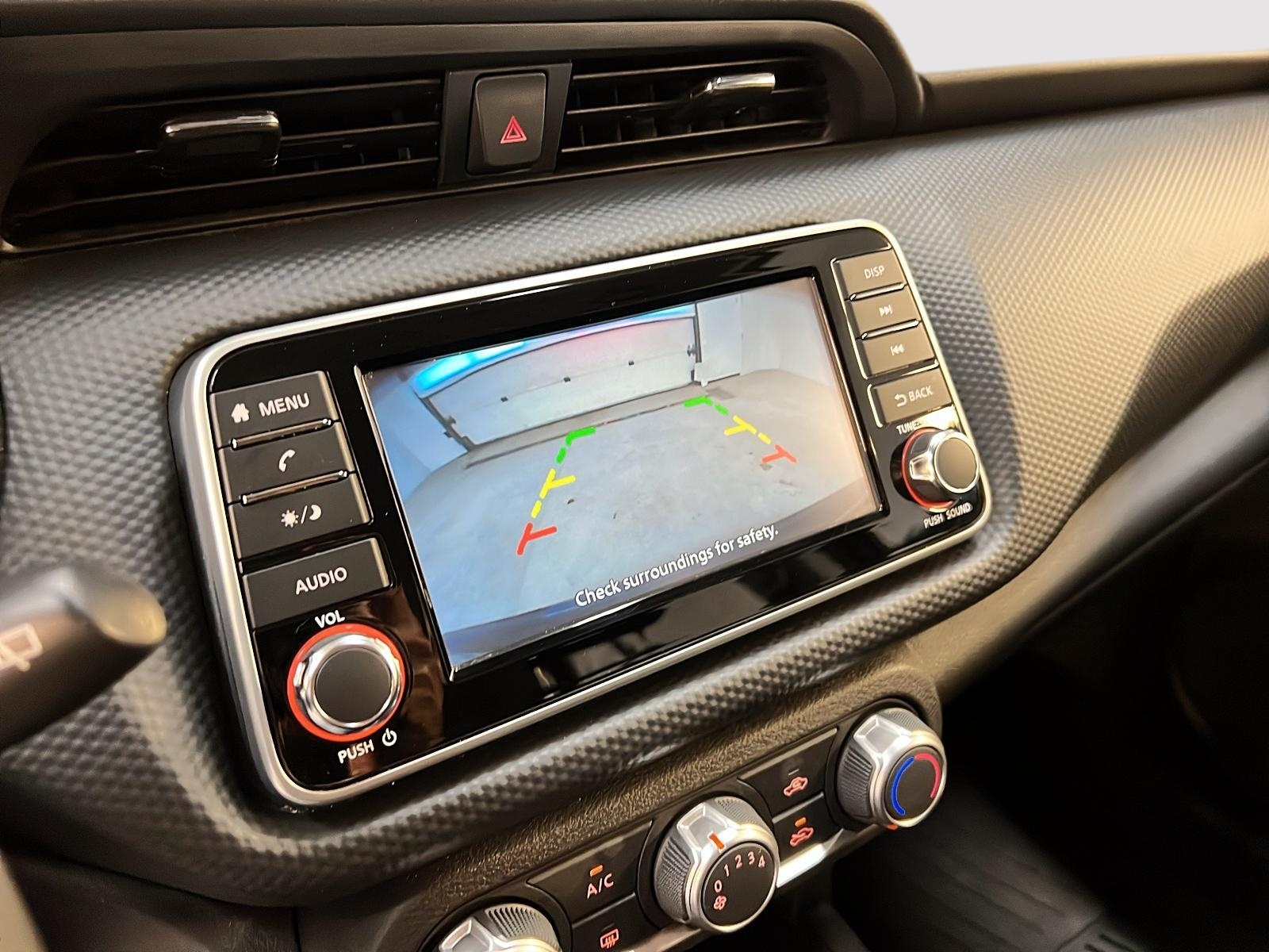 Nissan Kicks S 2023 - image #16