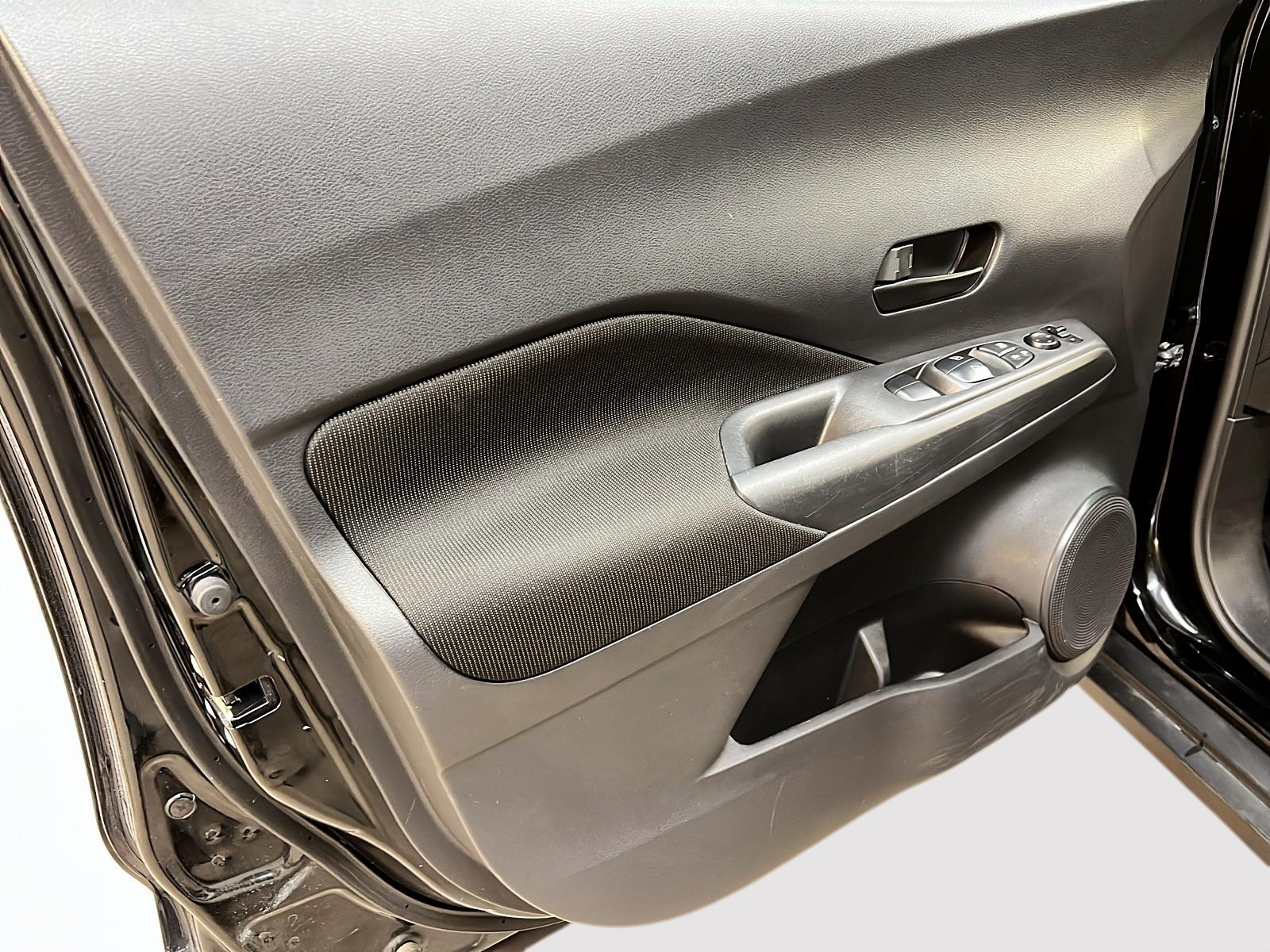 Nissan Kicks S 2023 - image #22
