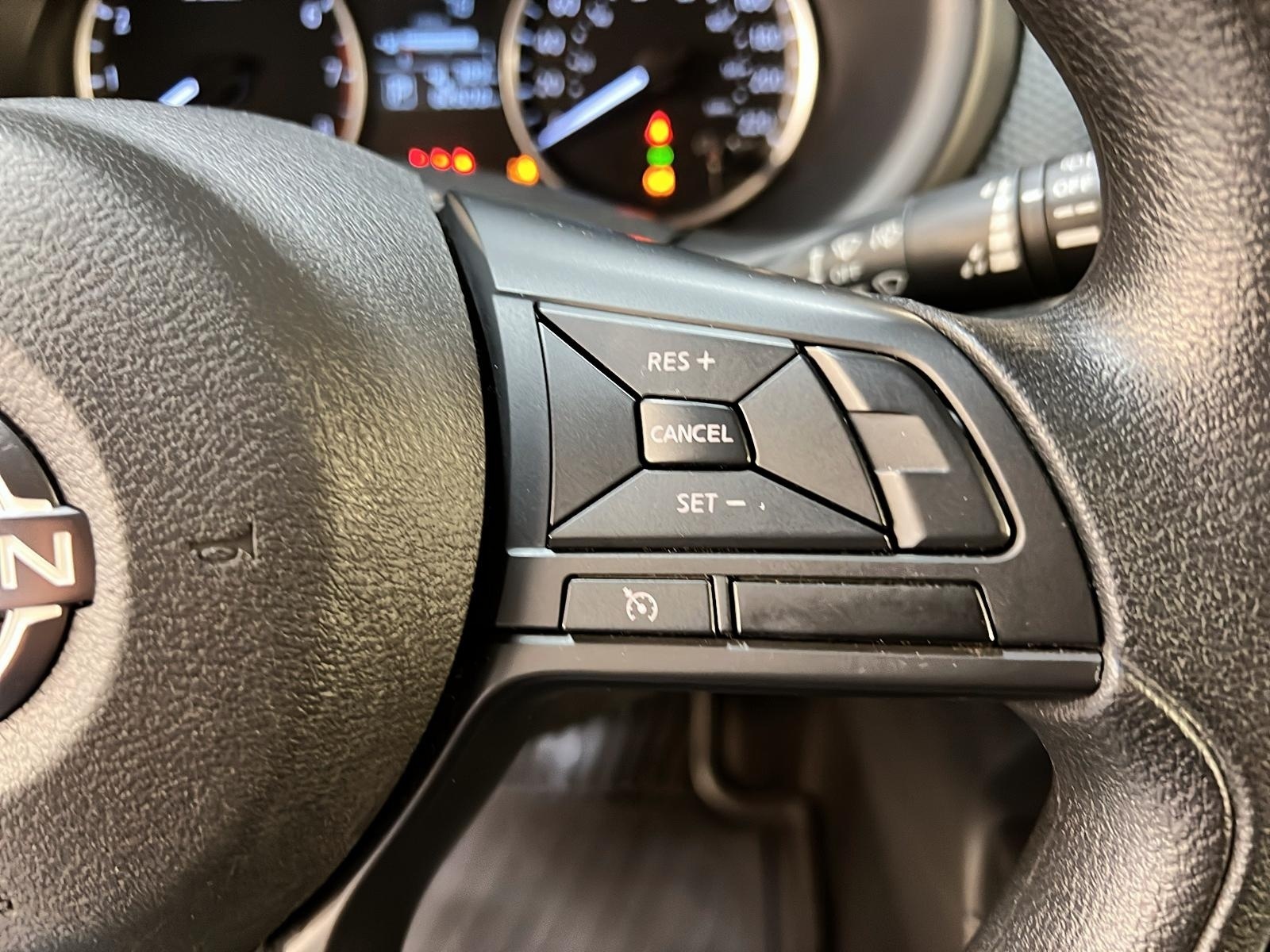 Nissan Kicks S 2023 - image #18