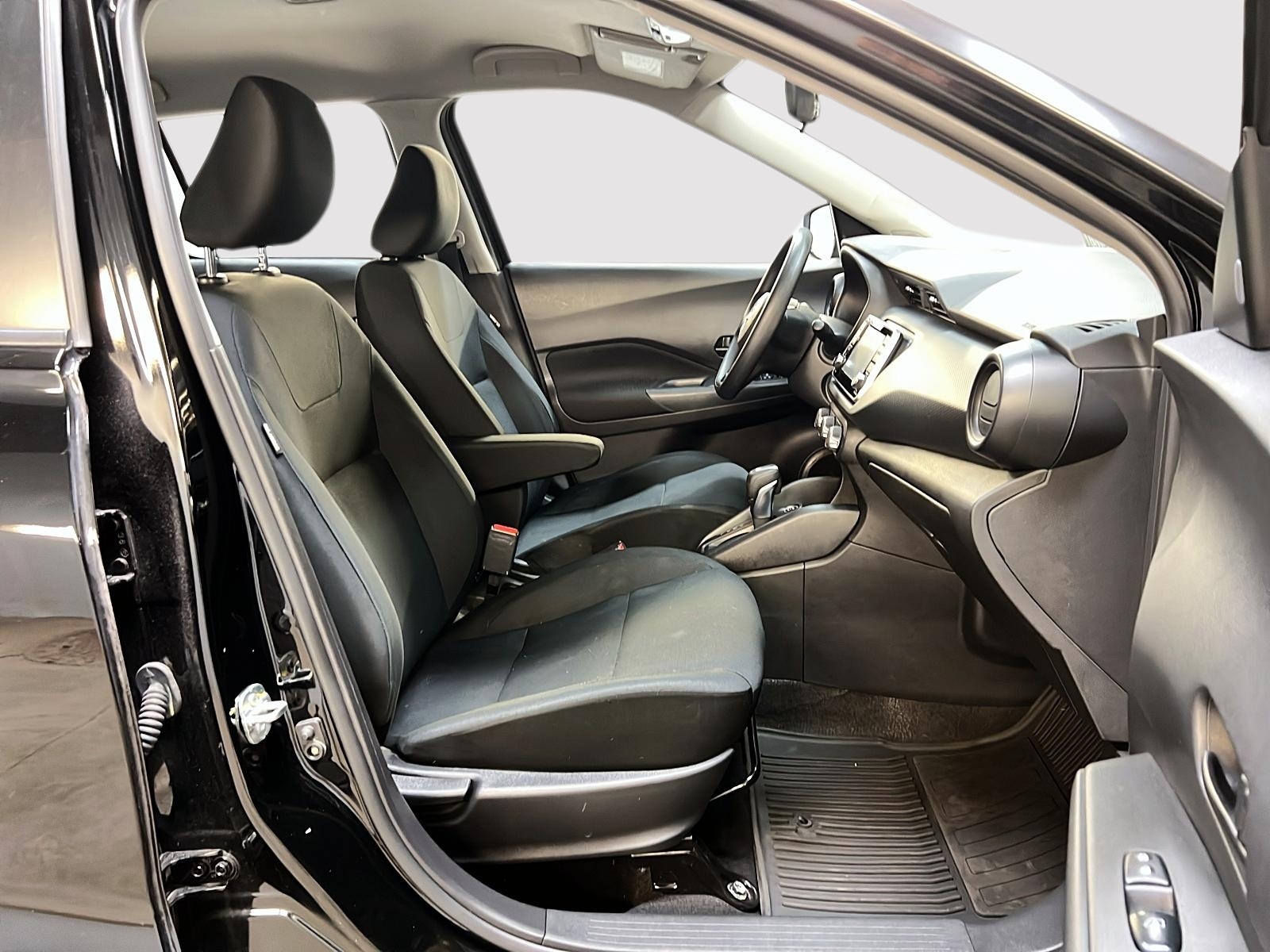 Nissan Kicks S 2023 - image #8