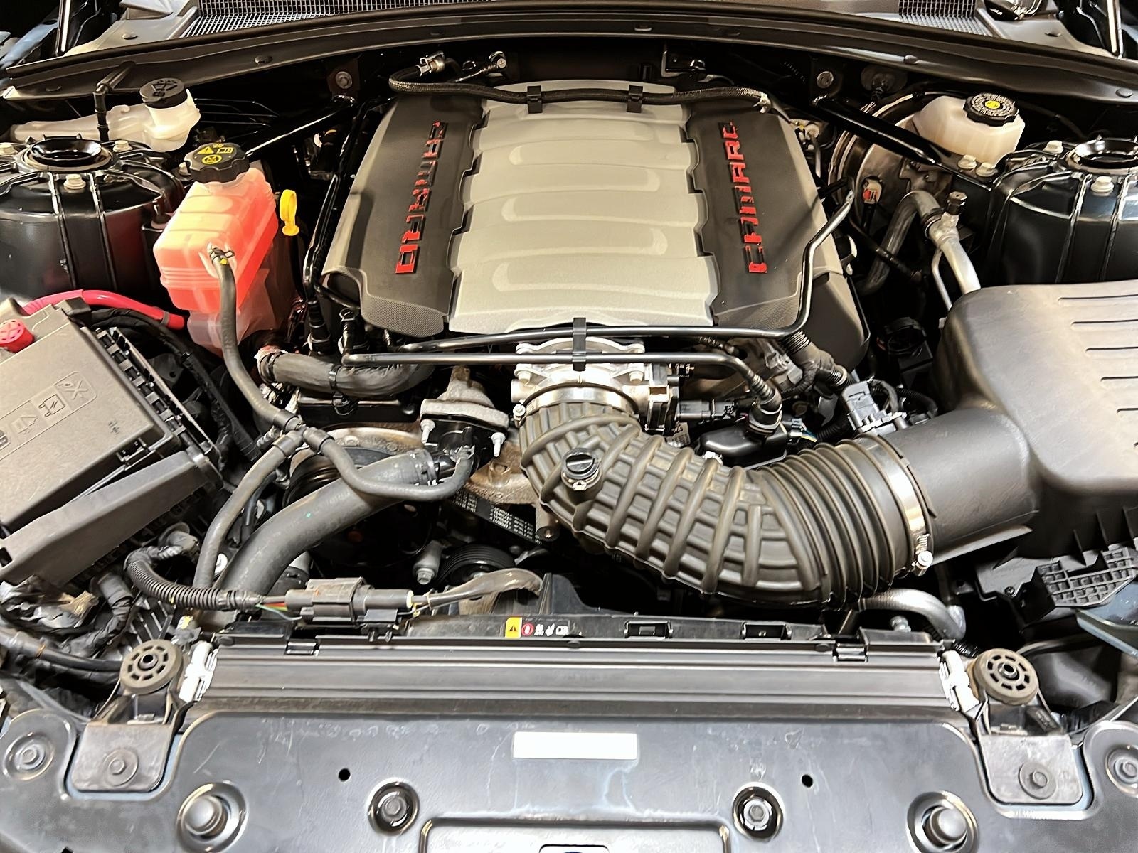 Chevrolet Camaro LT1 RS 6.2L 2023 - image #11