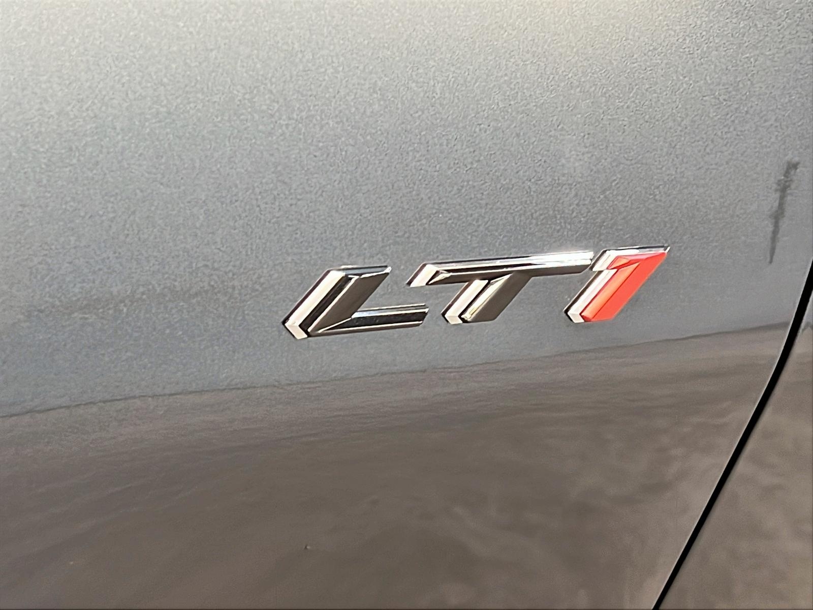 Chevrolet Camaro LT1 RS 6.2L 2023 - image #25