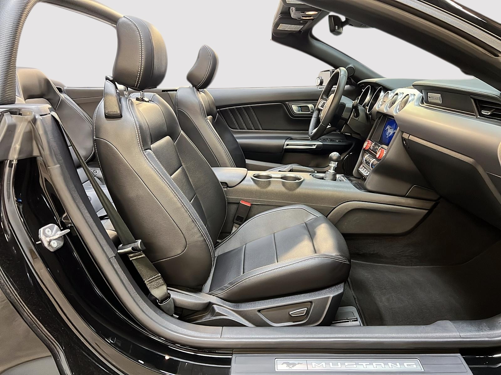 Ford Mustang 2021 - Image #10
