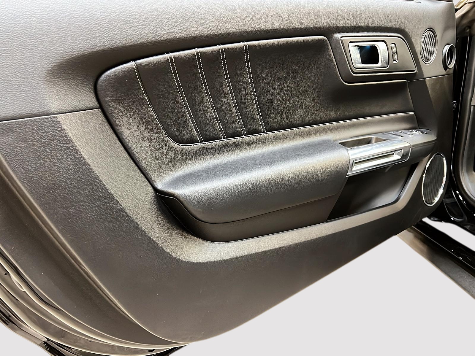 Ford Mustang 2021 - Image #24