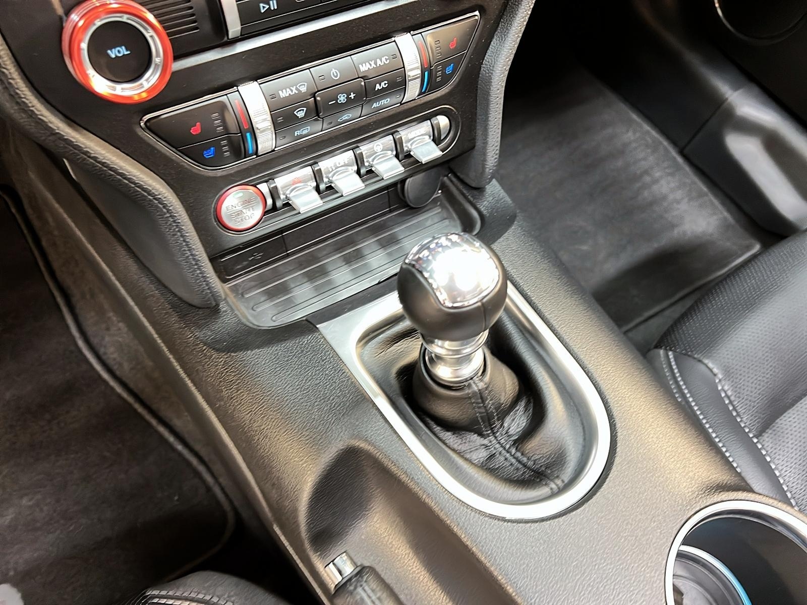 Ford Mustang 2021 - Image #15