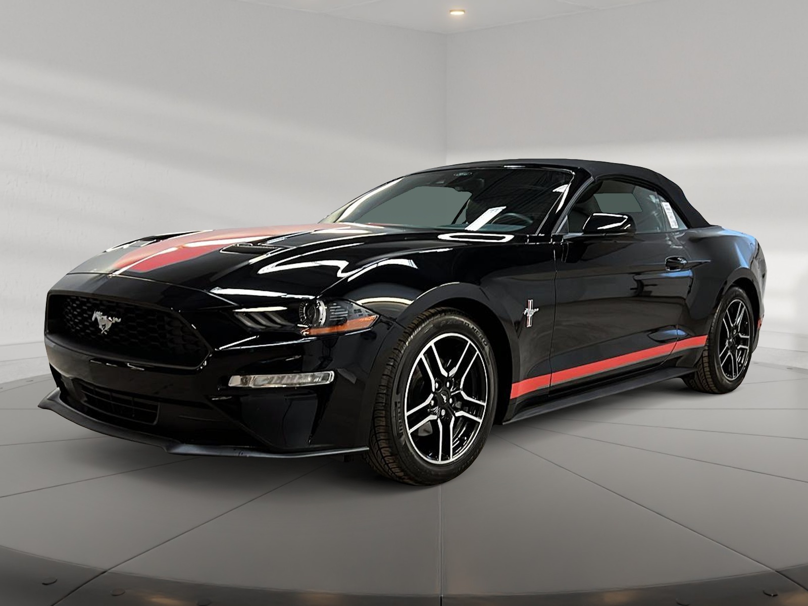 Ford Mustang 2021 - Image #2