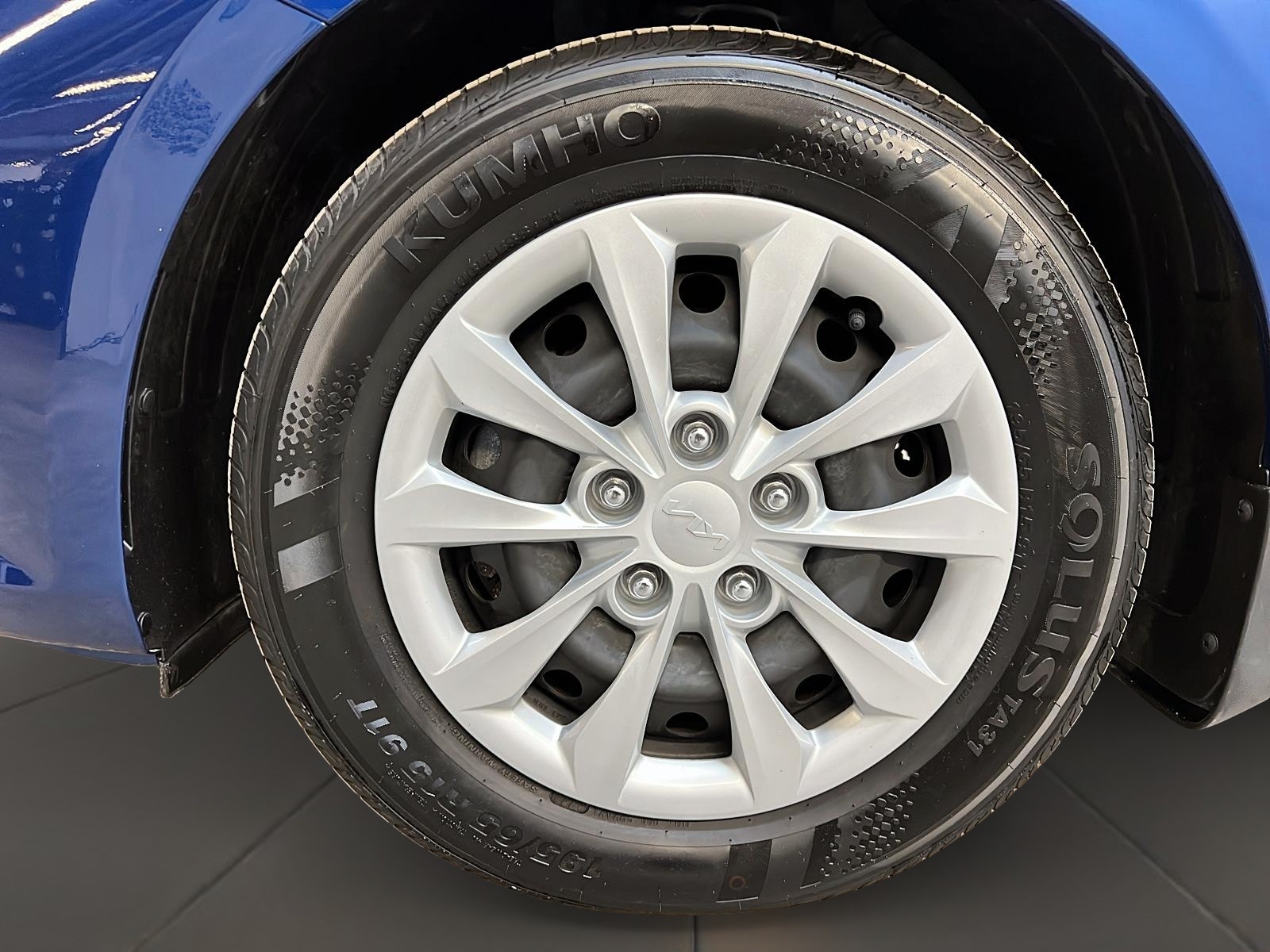 Kia Forte LX 2022 - image #23