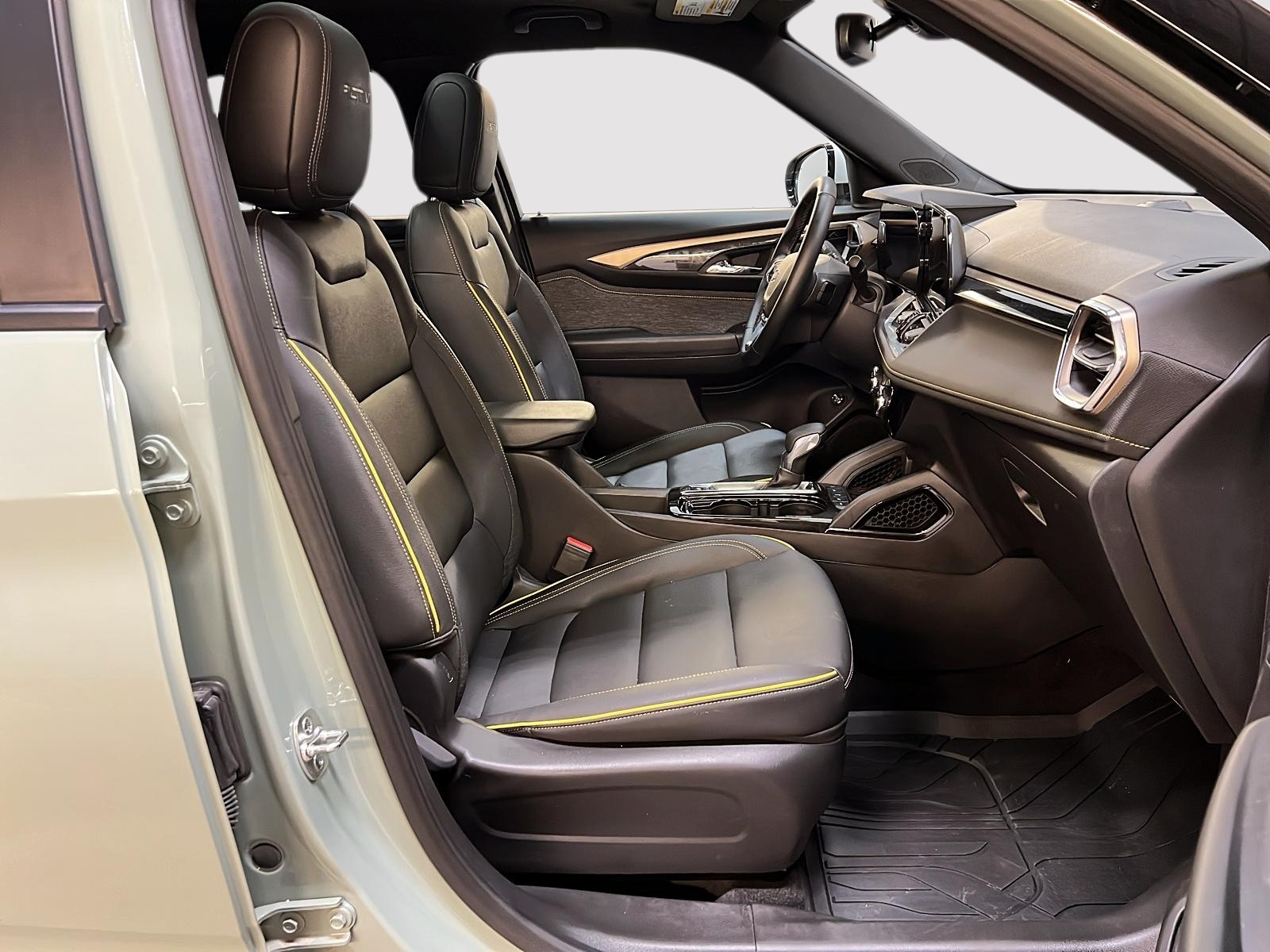 Chevrolet Trailblazer ACTIV CUIR TOIT PANO 4RM 2025 - image #8