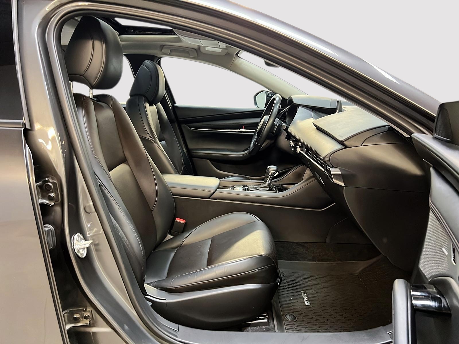 Mazda Mazda3 GT TURBO CUIR TOIT NAV 4RM 2024 - image #8