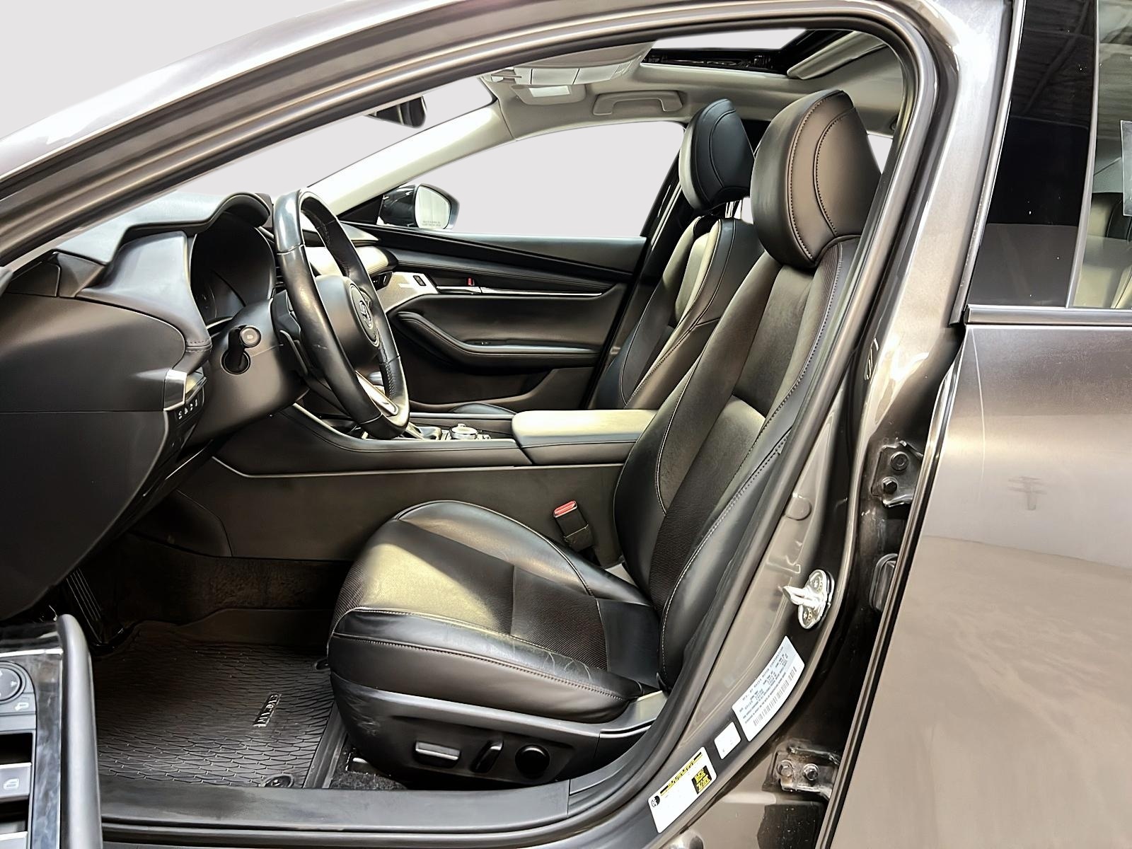 Mazda Mazda3 GT TURBO CUIR TOIT NAV 4RM 2024 - image #7