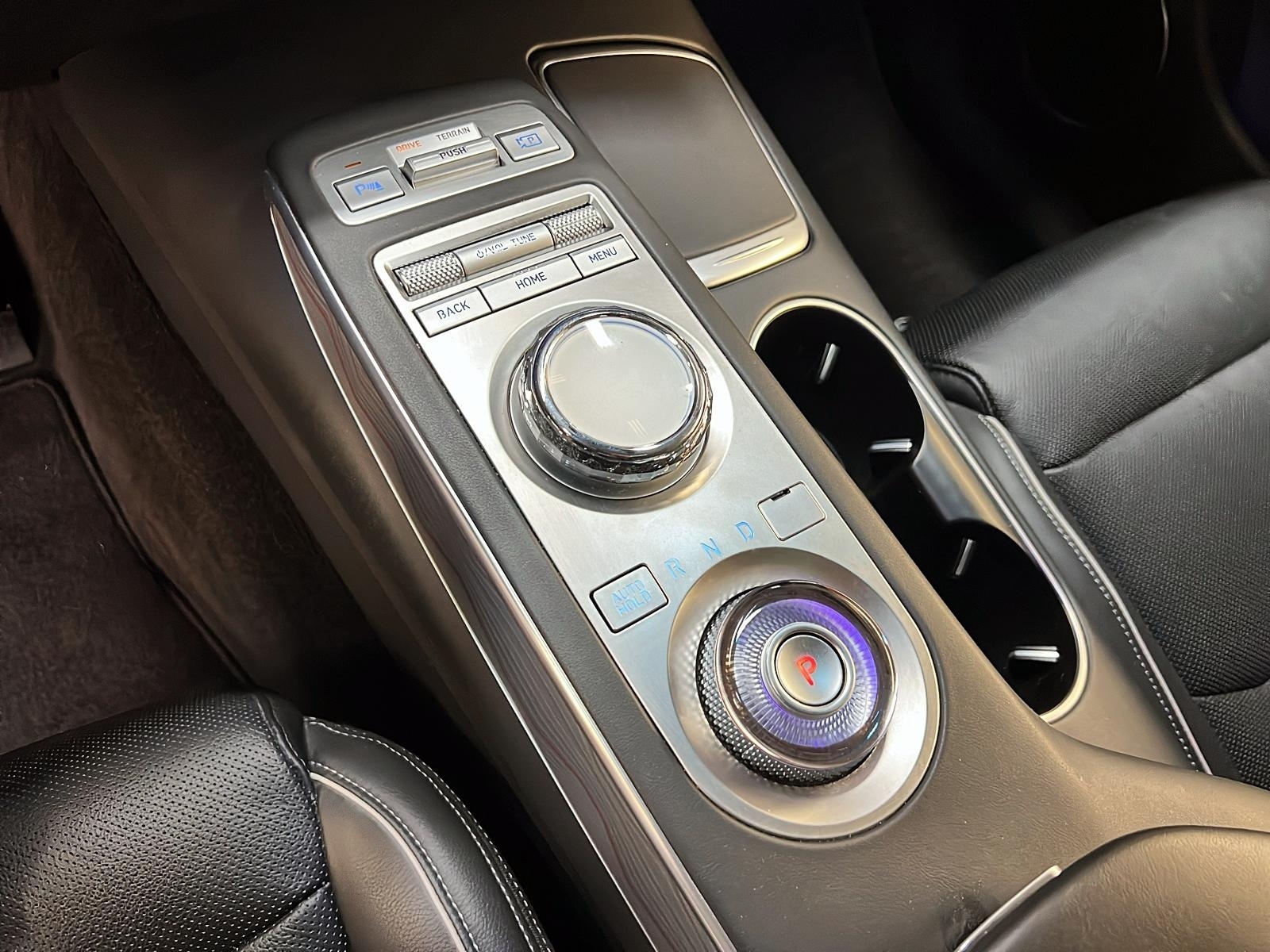 Genesis GV70 2023 - Image #16