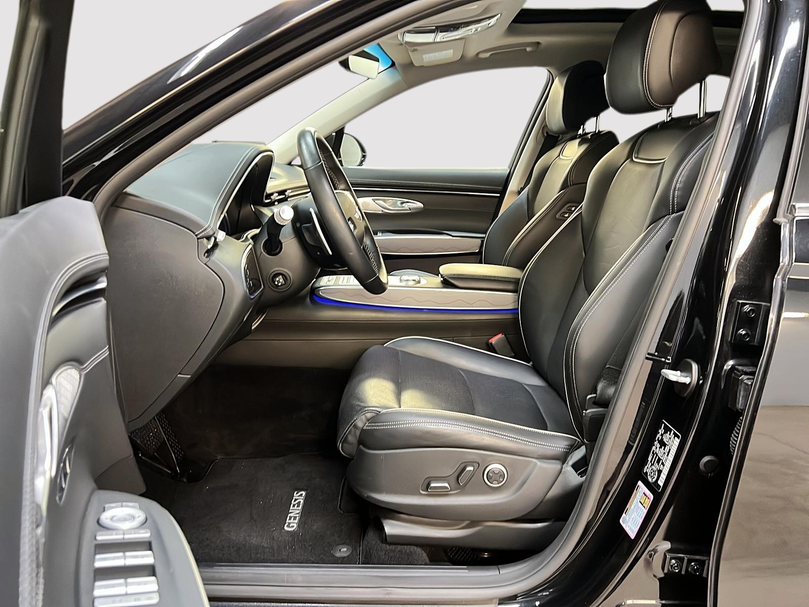 Genesis GV70 ADVANCED 2.5T CUIR TOIT NAV 4RM 2023 - image #7