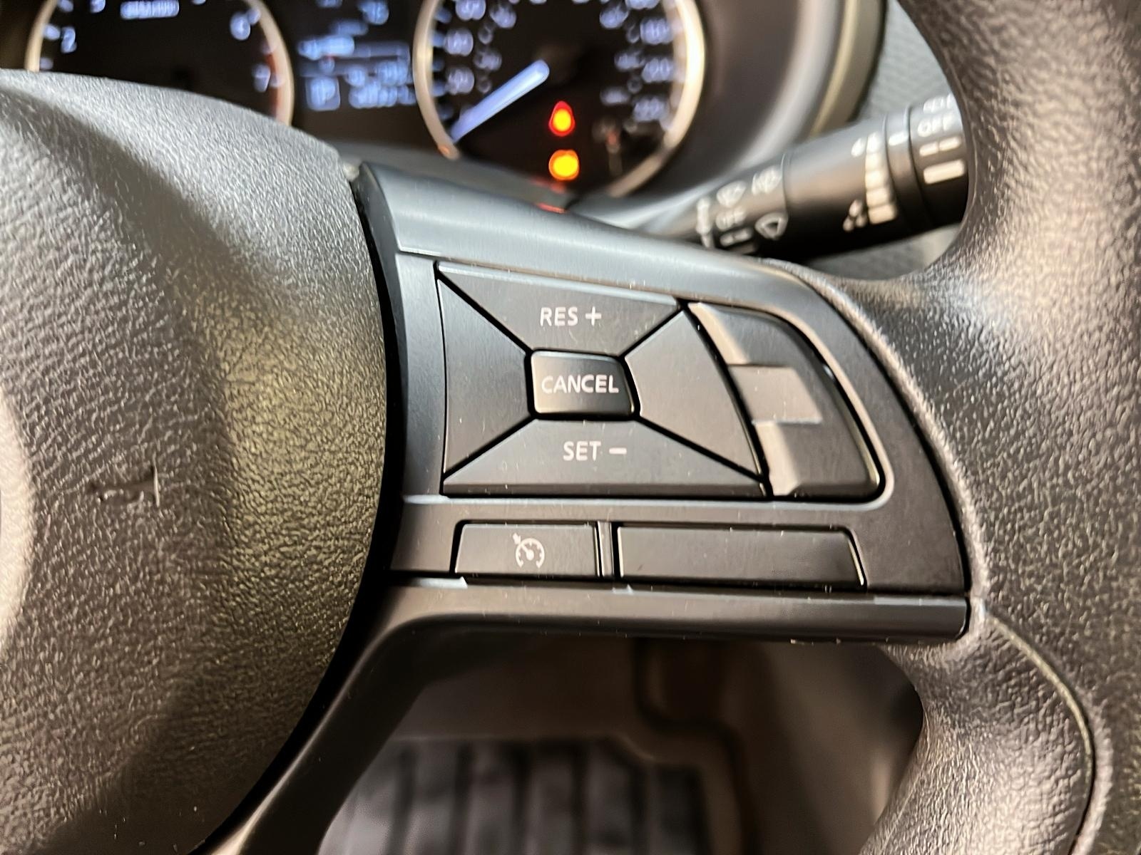 Nissan Kicks S 2023 - image #18