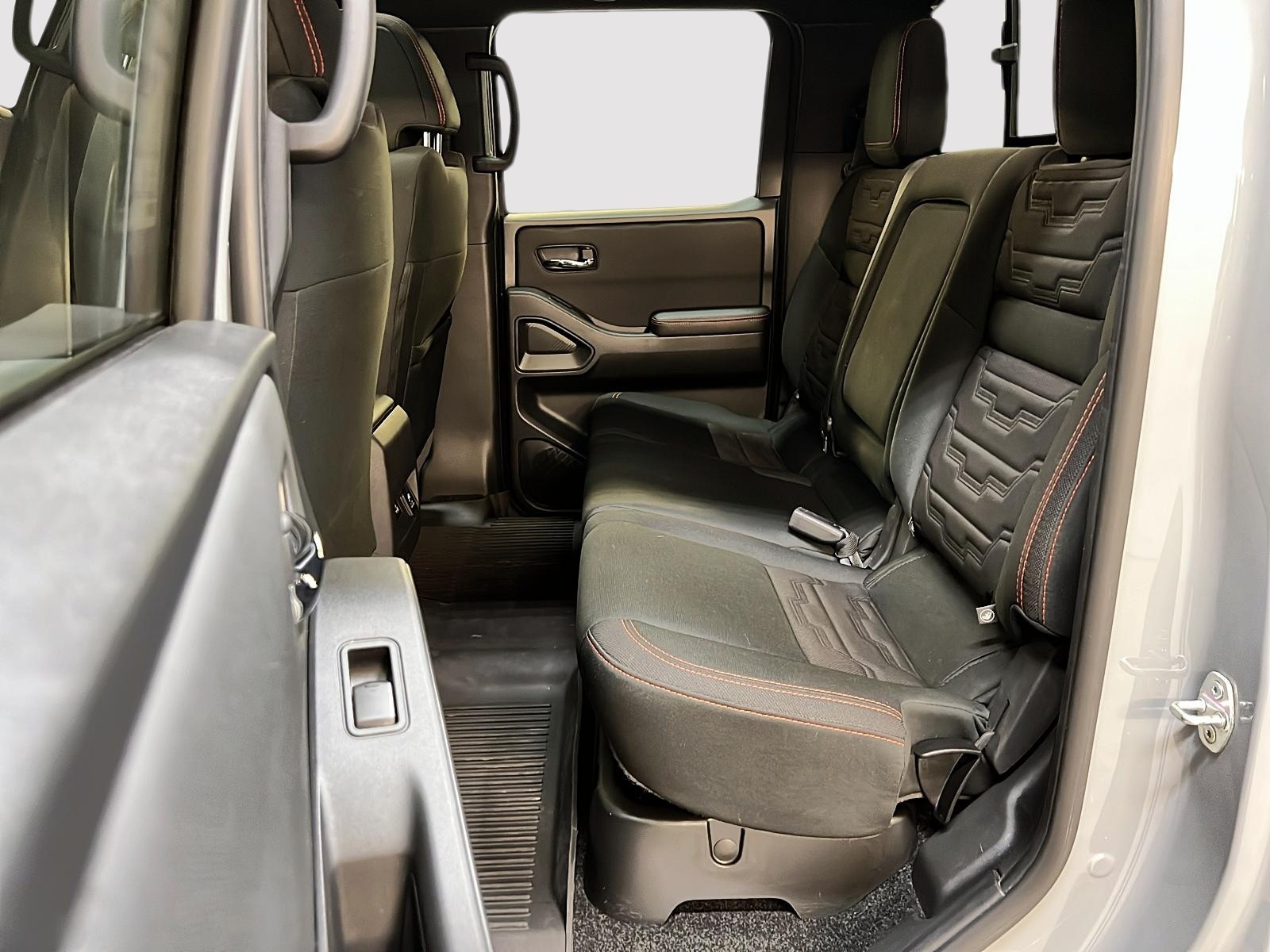 Nissan Frontier PRO-4X CREW CAB TOIT NAV 4X4 2024 - image #9