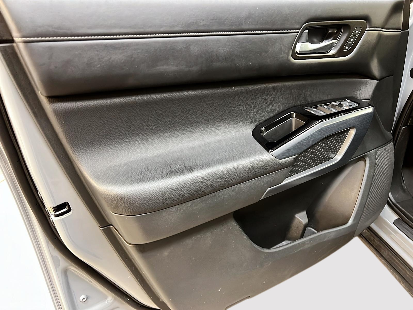 Nissan Pathfinder SL PREMIUM CUIR TOIT PANO NAV 4RM 2024 - image #27