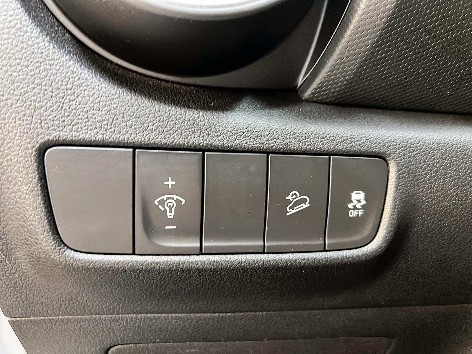 Hyundai Kona PREFERRED 4RM 2023 - image #20