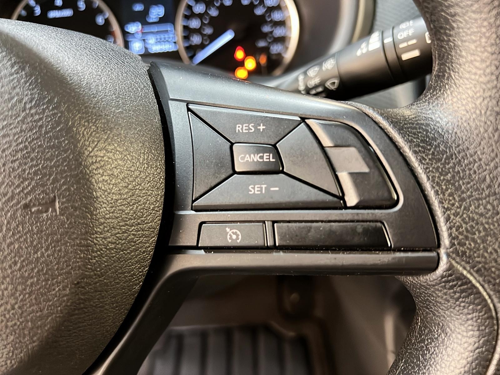 Nissan Kicks S 2023 - image #18