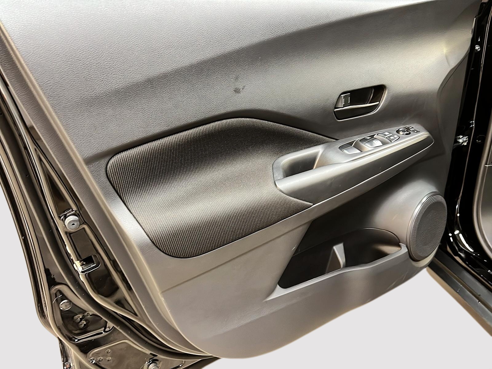 Nissan Kicks S 2023 - image #22