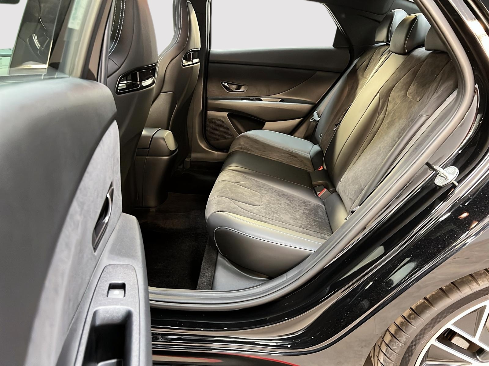 Hyundai Elantra 2023 - Image #9