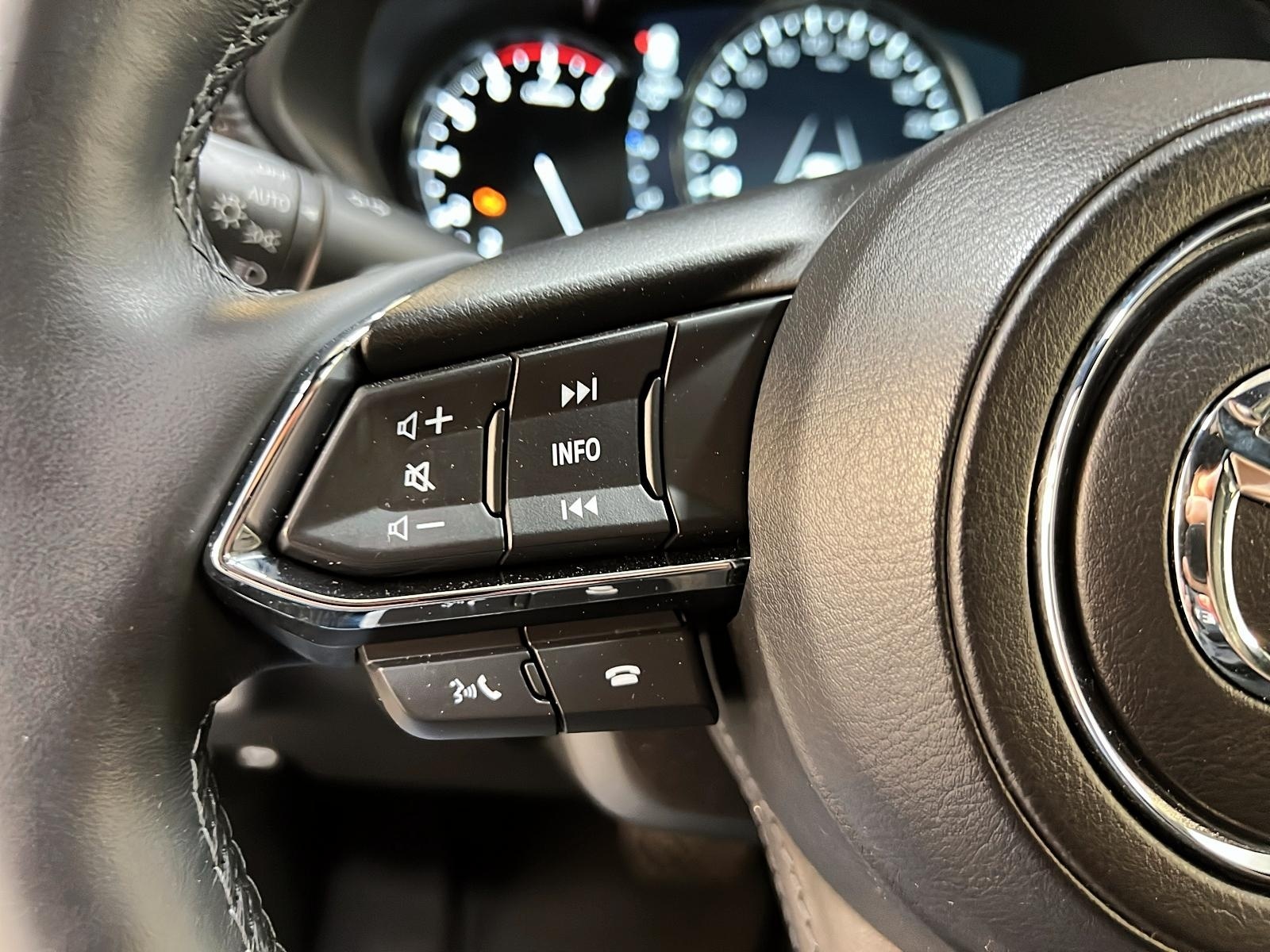 Mazda CX-5 SIGNATURE 2.5T CUIR TOIT NAV 4RM 2024 - image #22