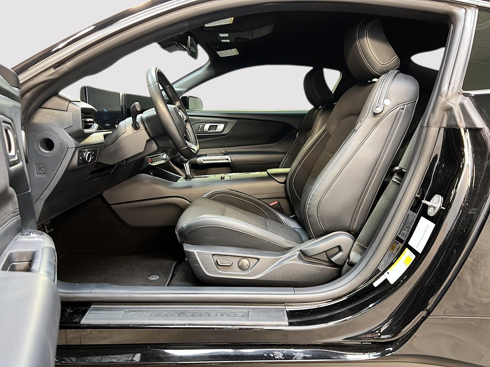 Ford Mustang 2024 - Image #7