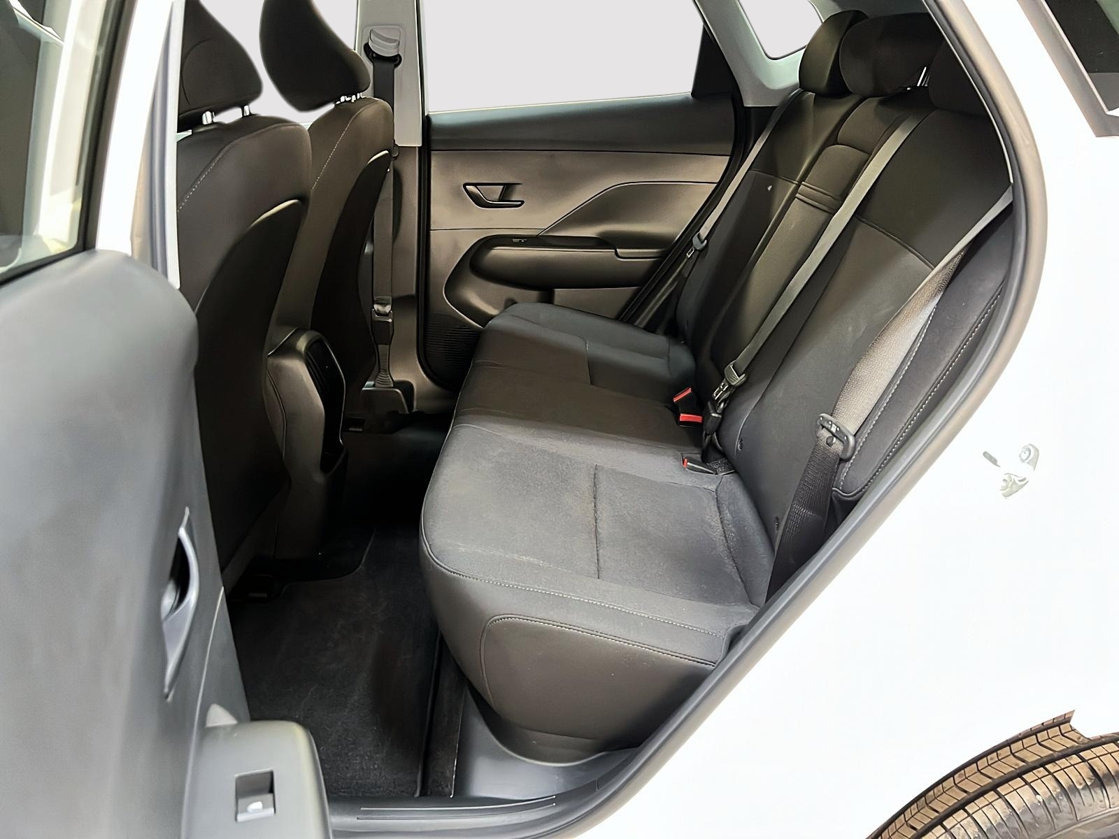Hyundai Kona EV PREFERRED NAV 2025 - image #9