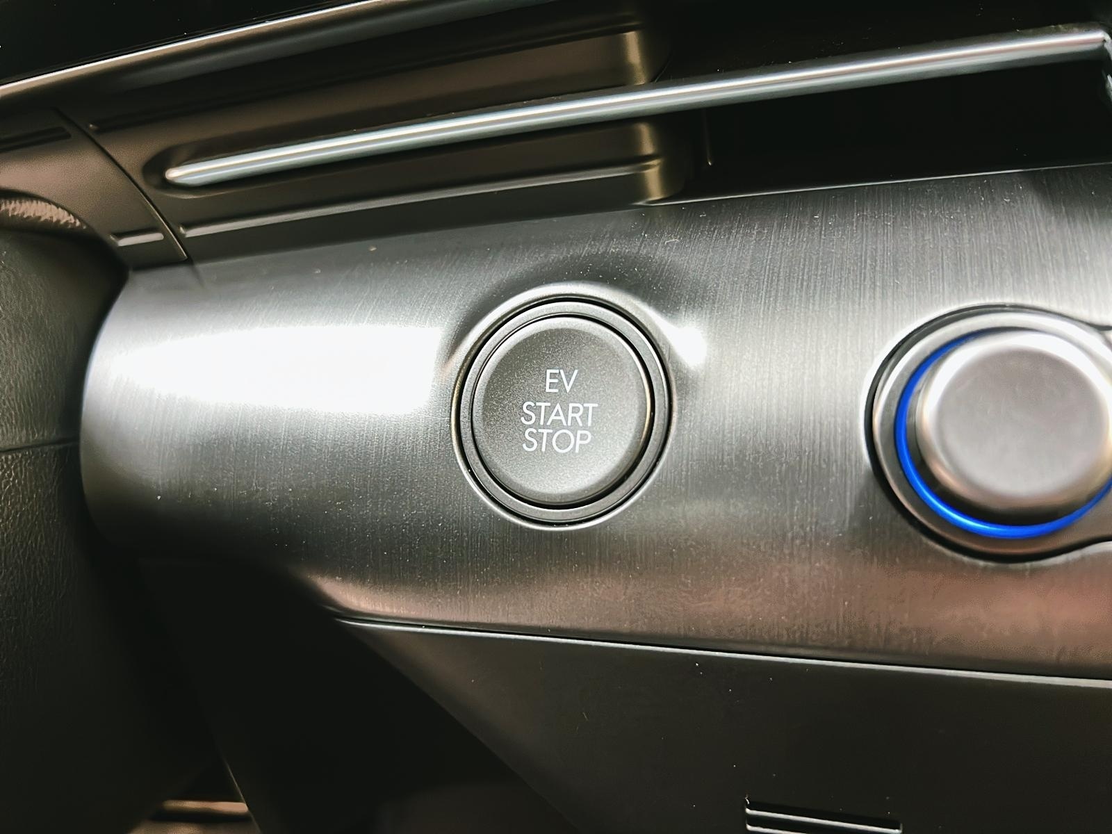 Hyundai Kona EV PREFERRED NAV 2025 - image #17
