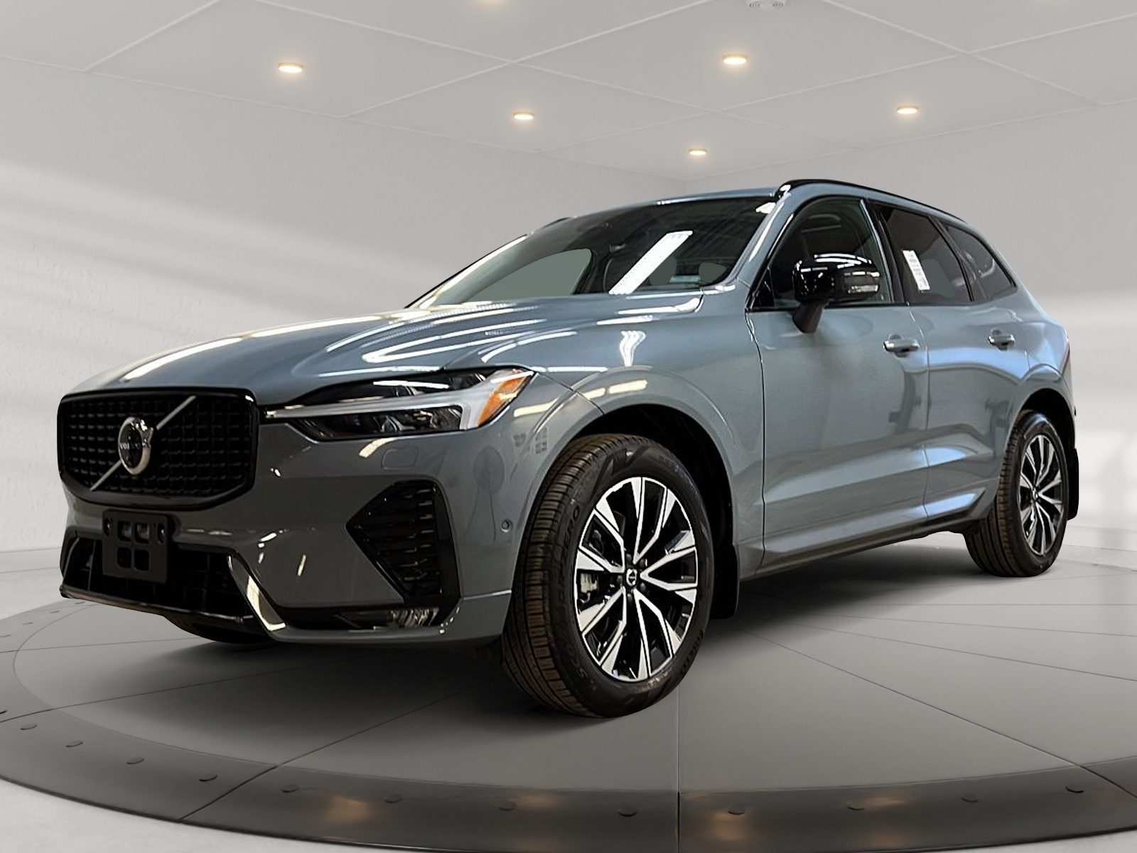 Volvo XC60 2024 - Image #1