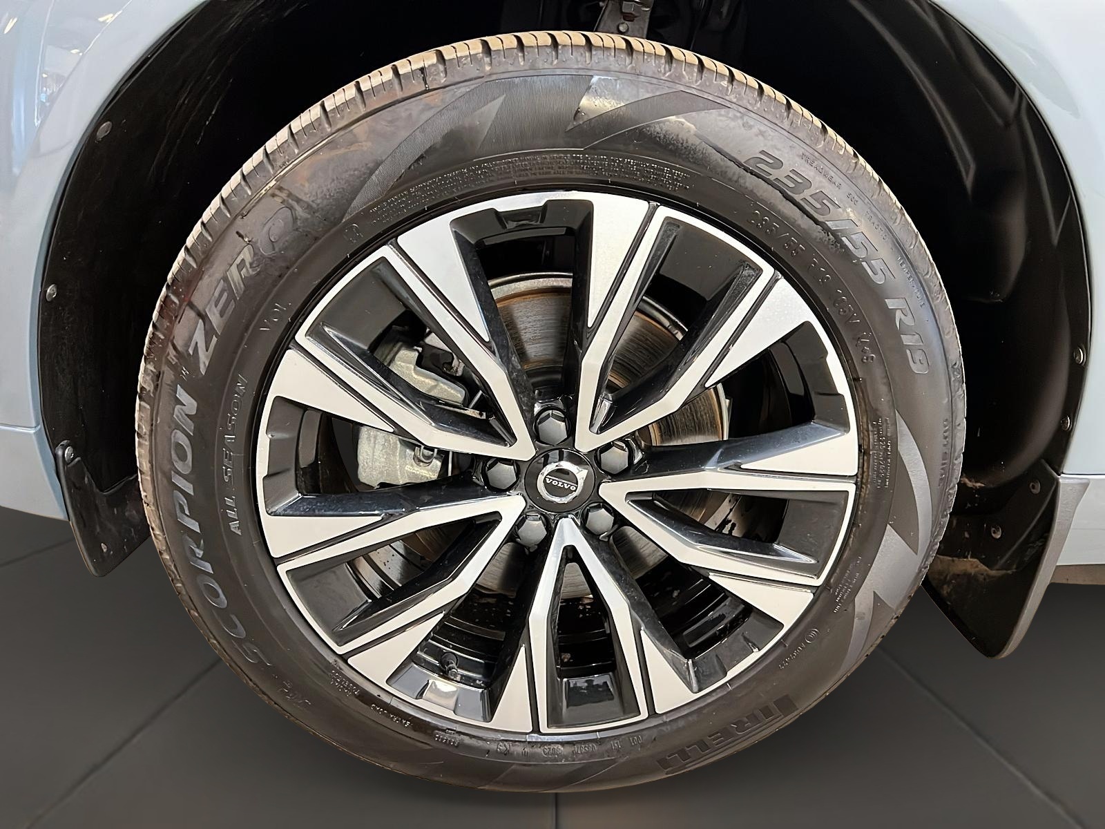 Volvo XC60 B5 PLUS DARK CUIR TOIT PANO NAV 4RM 2024 - image #34