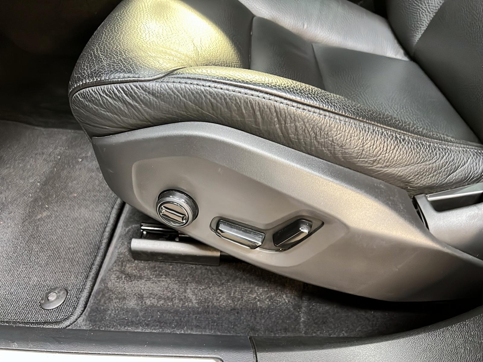 Volvo XC60 B5 PLUS DARK CUIR TOIT PANO NAV 4RM 2024 - image #29